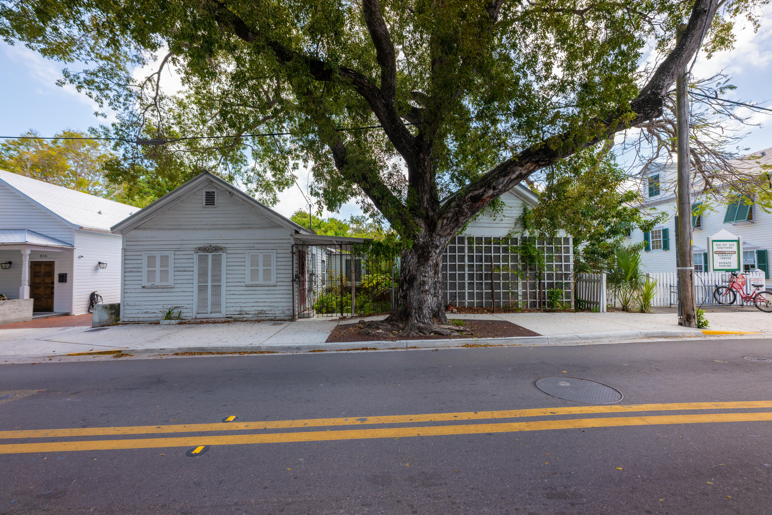 314 Southard Street Property Photo 1