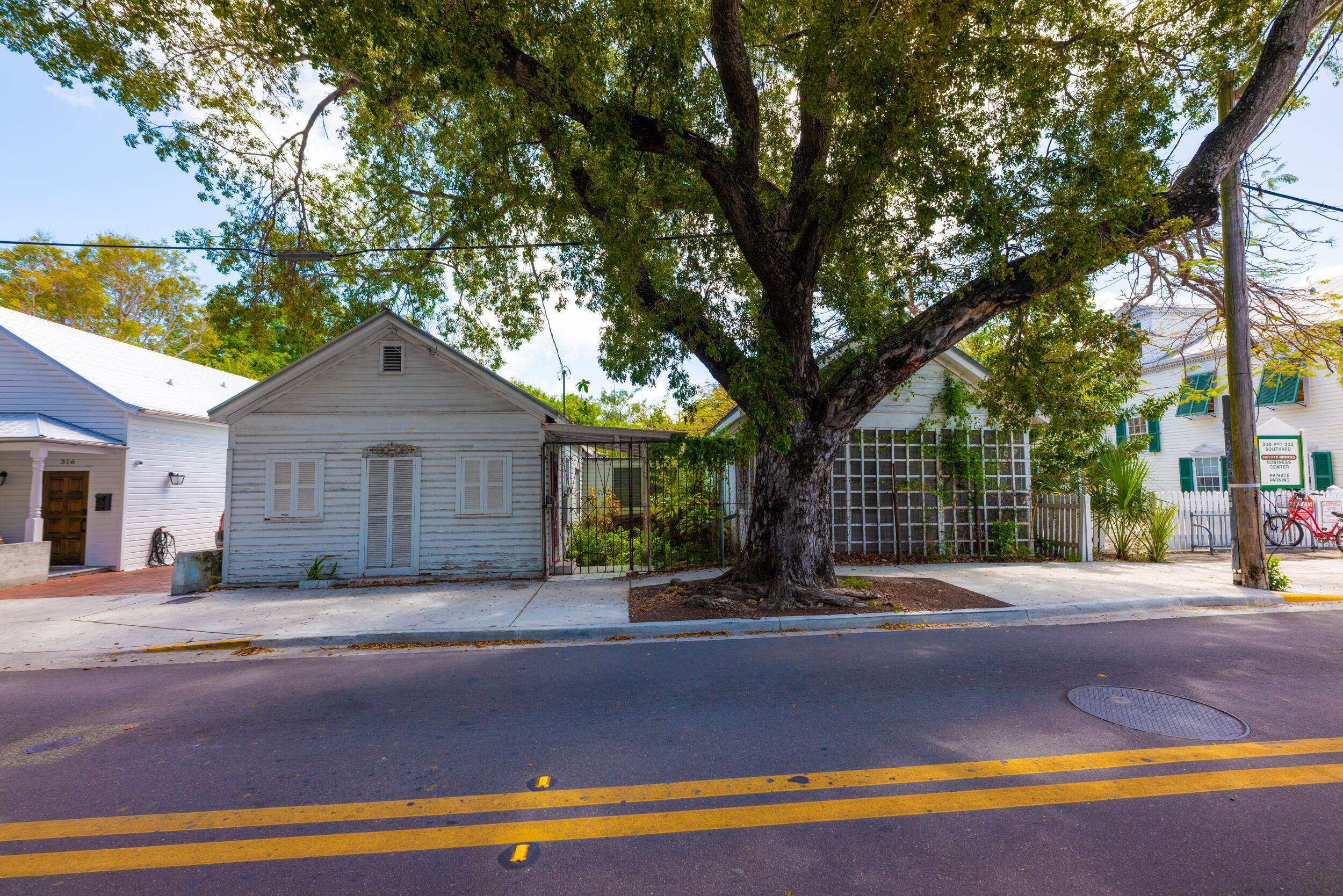 314 Southard Street Property Photo 4