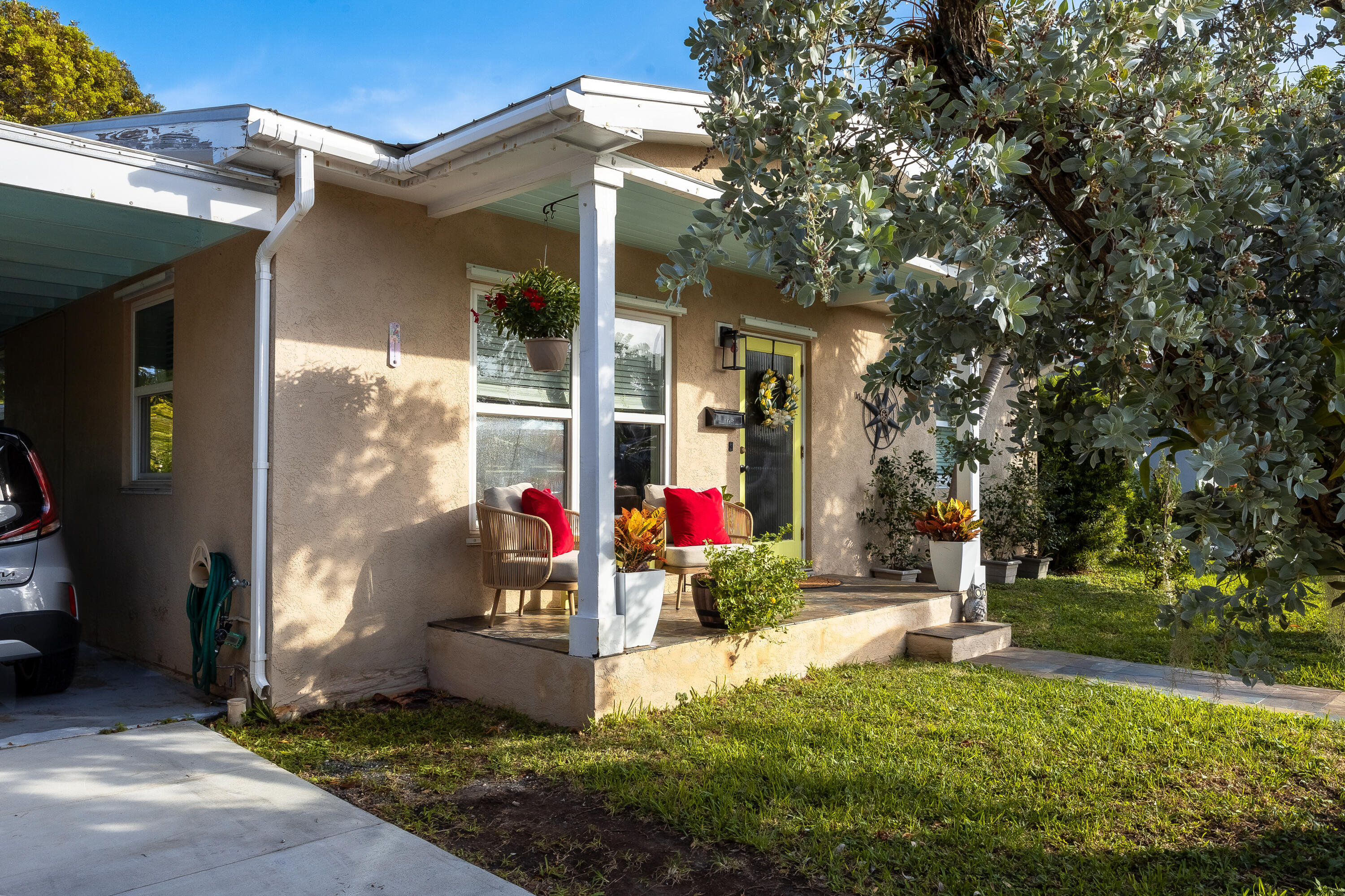 3707 Paula Avenue Property Photo 1