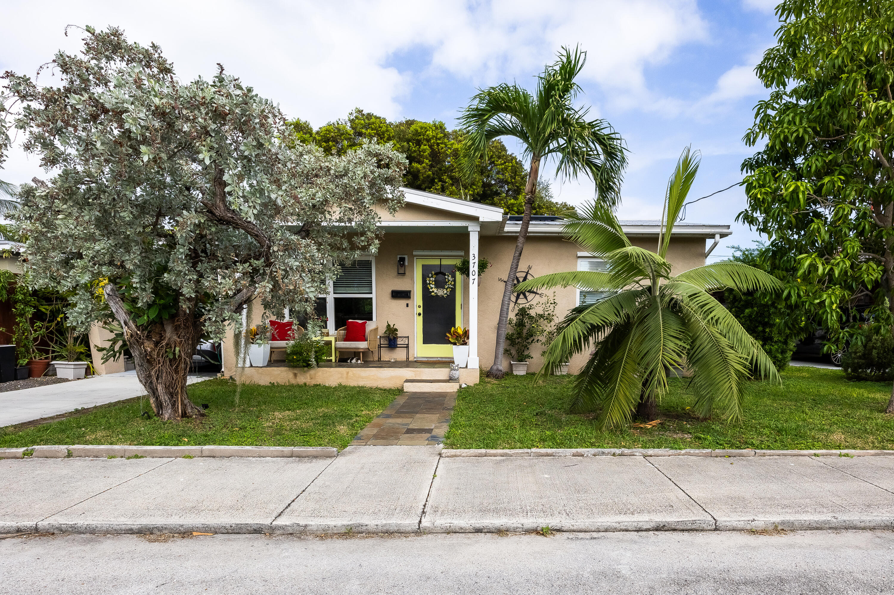 3707 Paula Avenue Property Photo 4