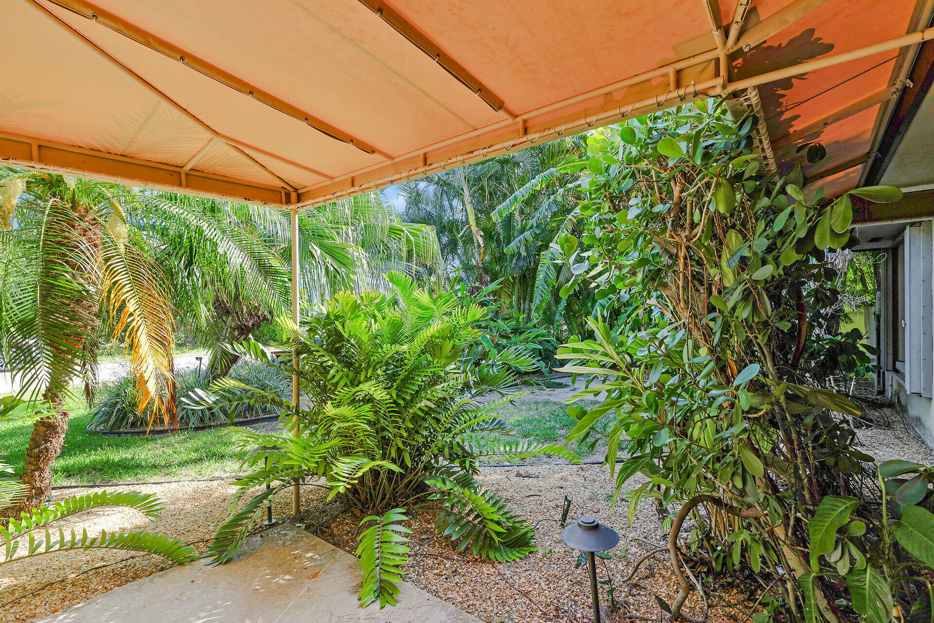 115 N Bahama Drive Property Photo 2