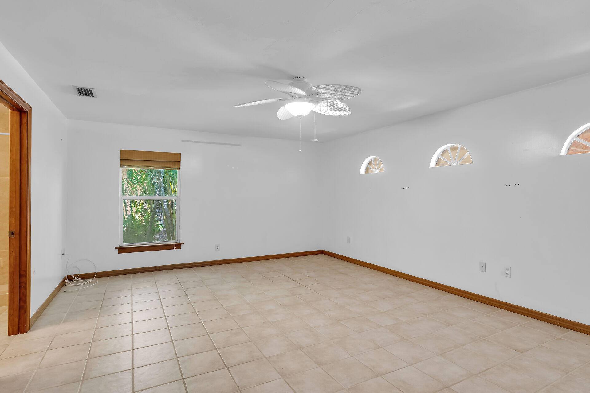 115 N Bahama Drive Property Photo 13