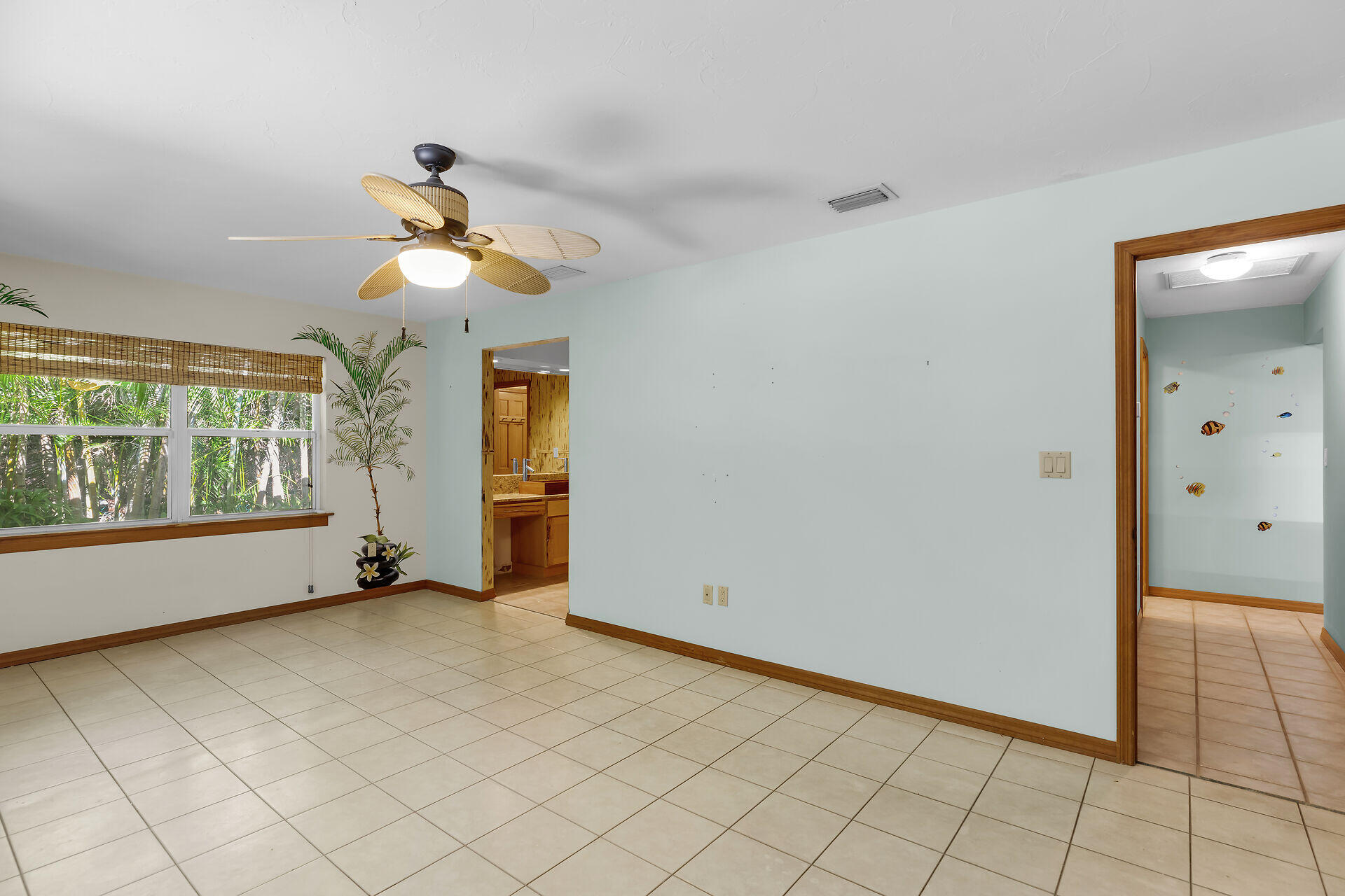 115 N Bahama Drive Property Photo 22
