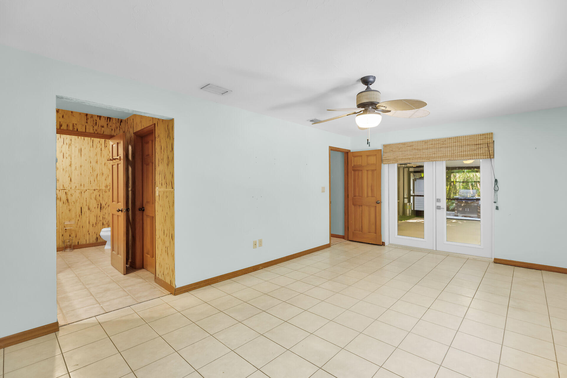 115 N Bahama Drive Property Photo 23