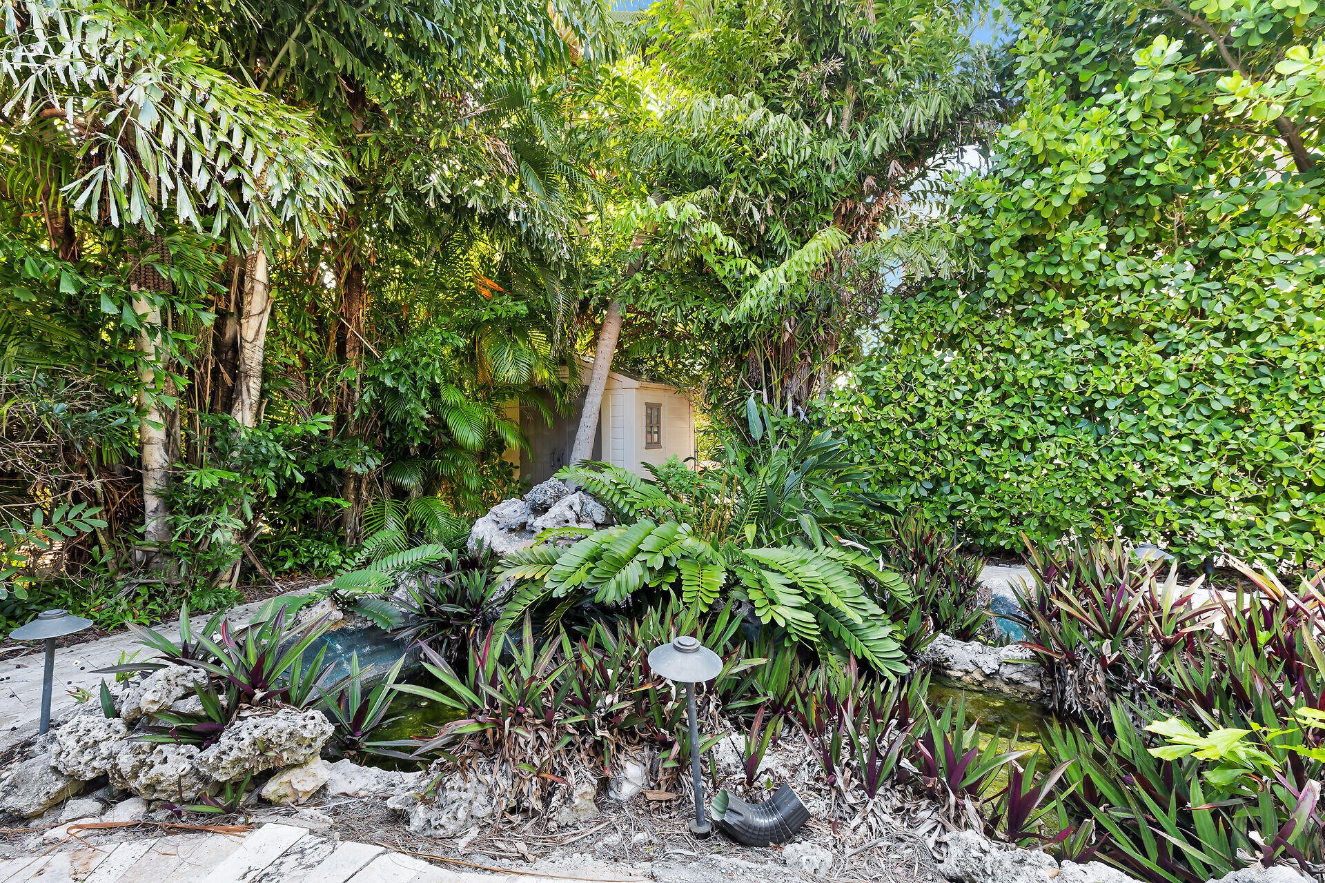 115 N Bahama Drive Property Photo 31