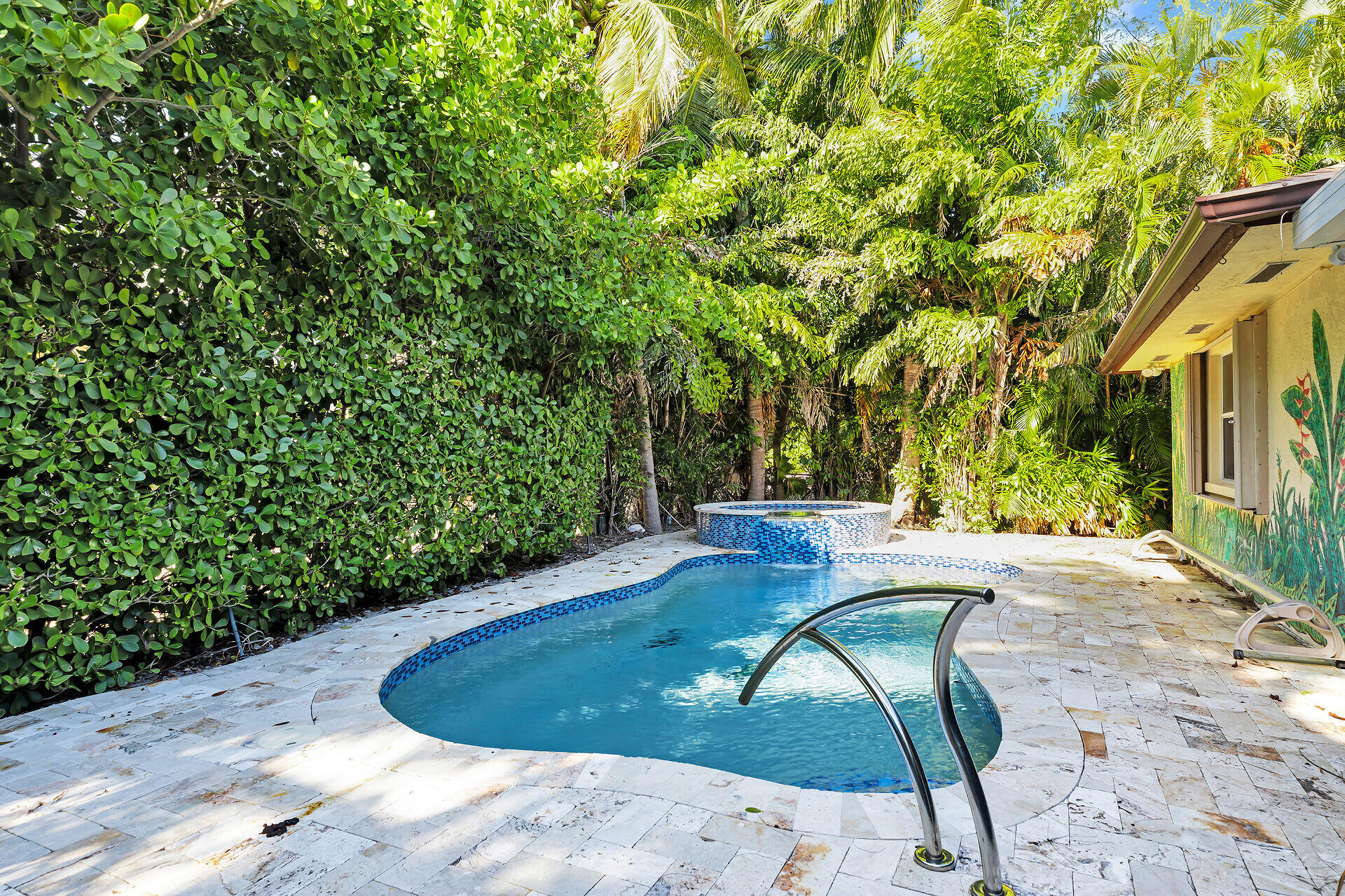 115 N Bahama Drive Property Photo 37