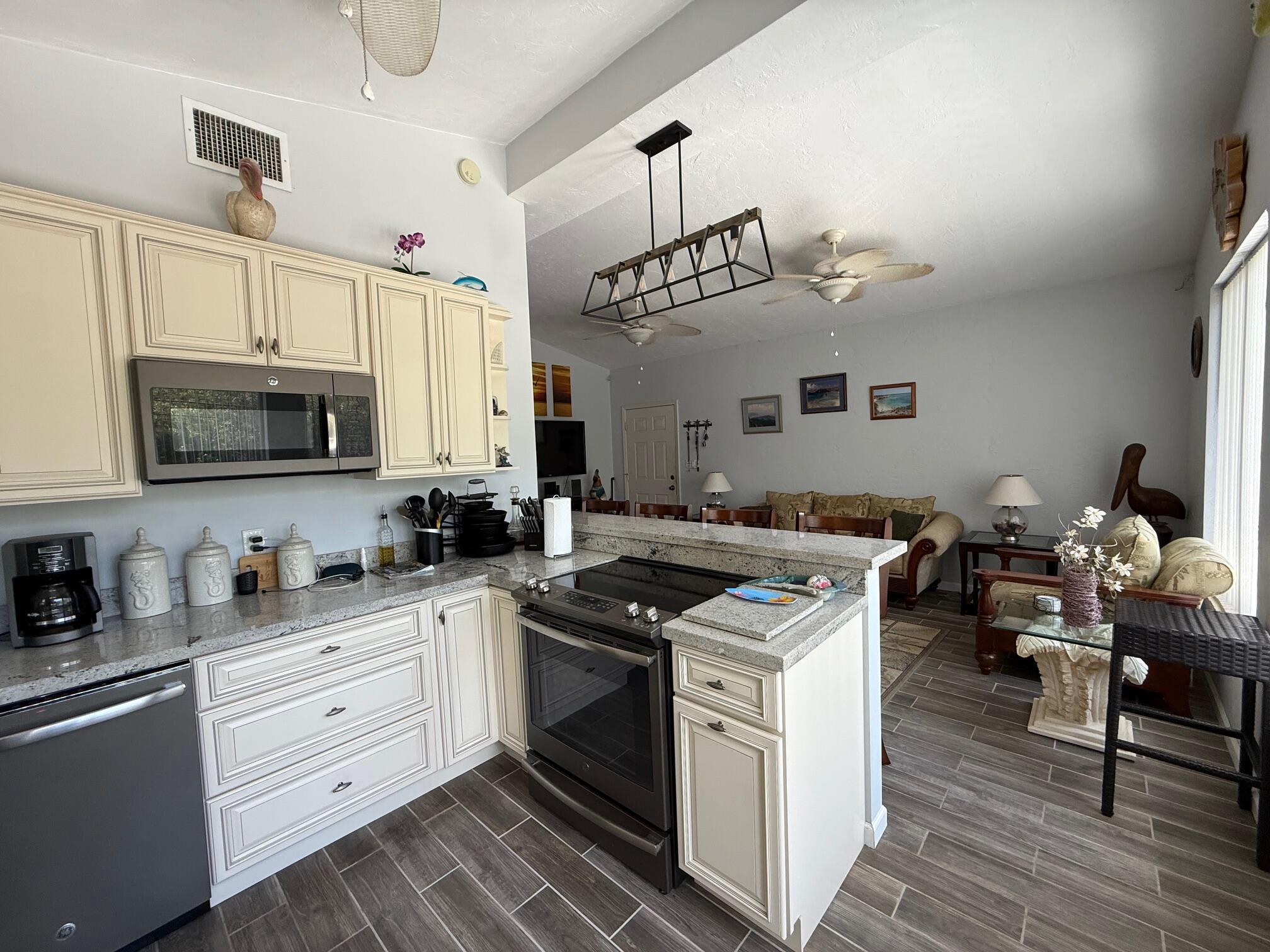 313 Bayview Avenue Property Photo 7