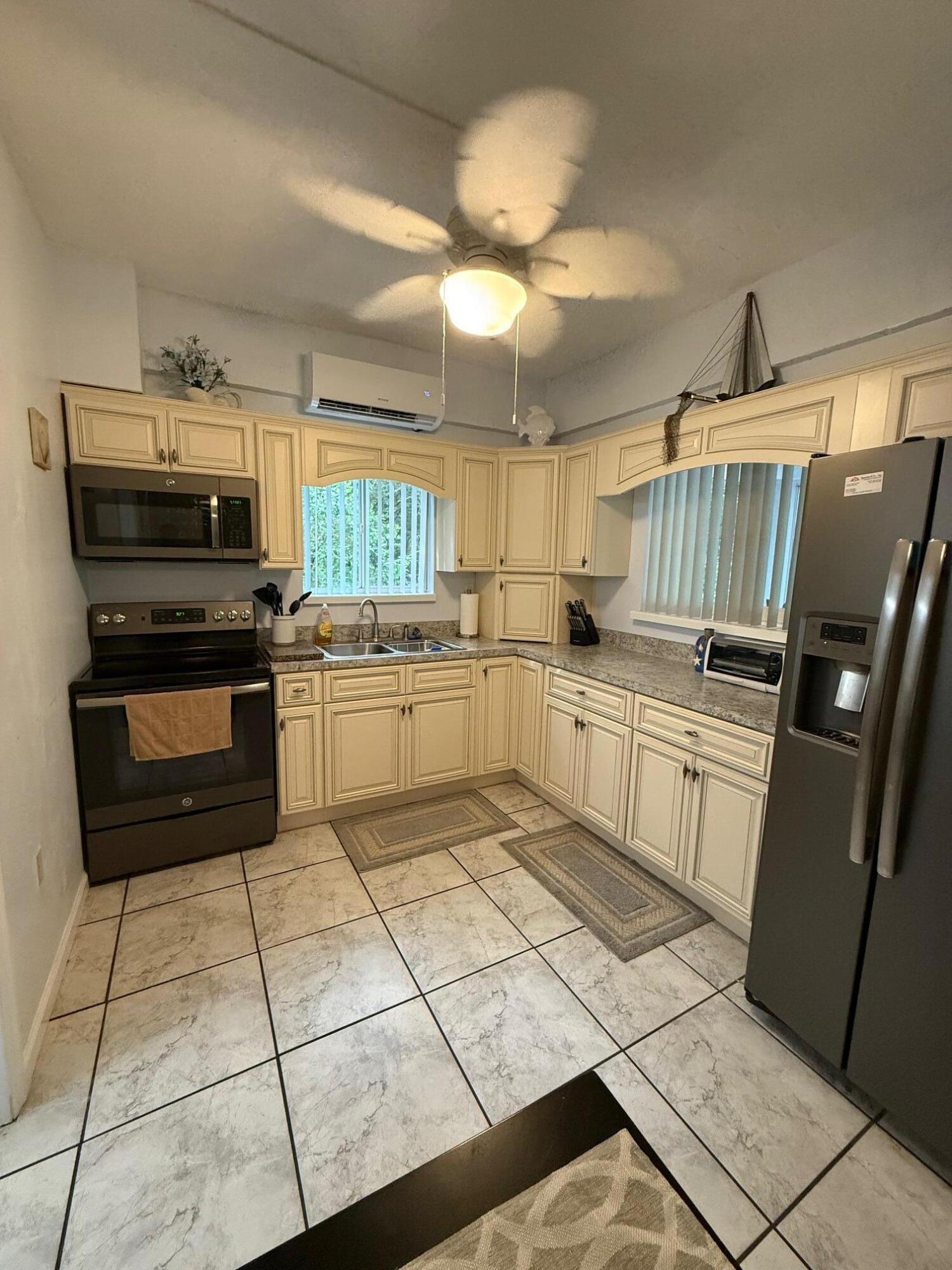 313 Bayview Avenue Property Photo 20