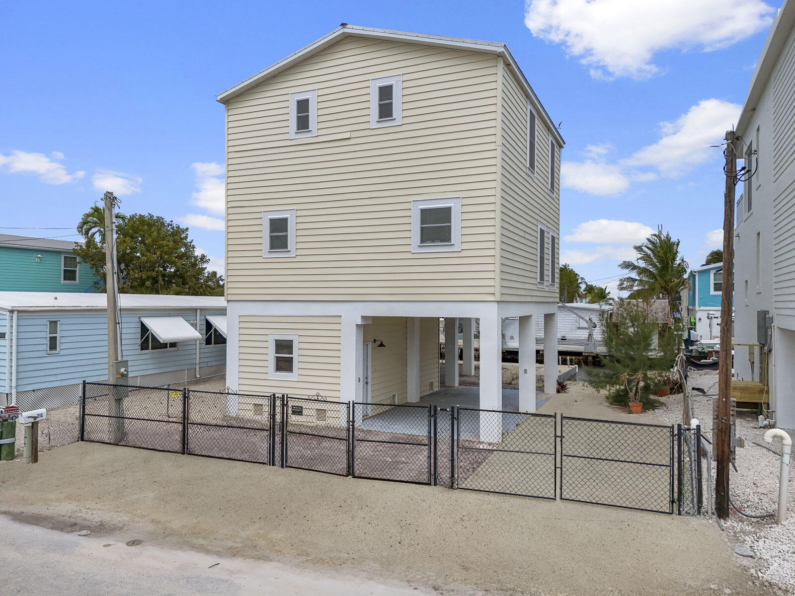 215 Allen Avenue Property Photo
