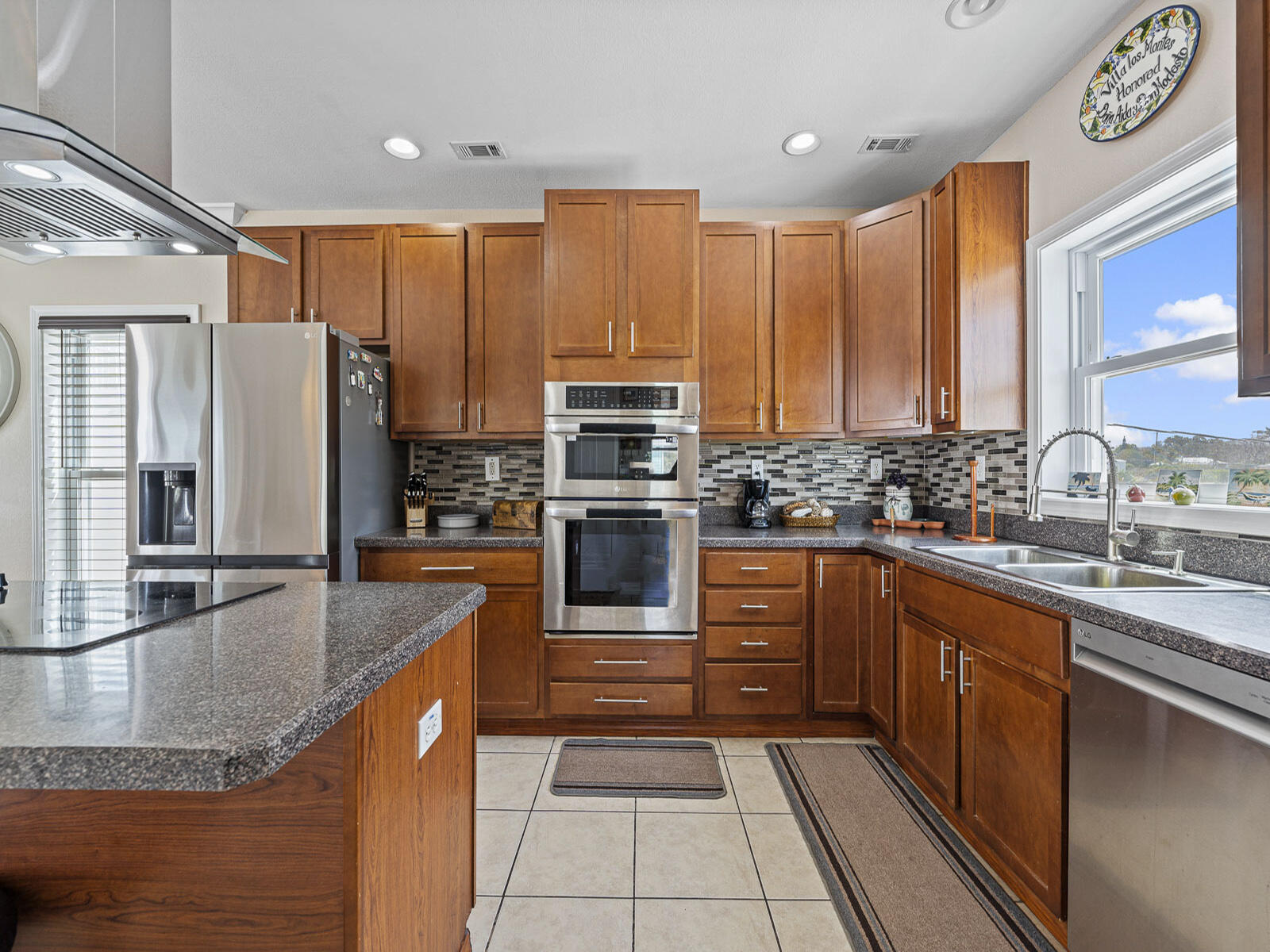 215 Allen Avenue Property Photo 3