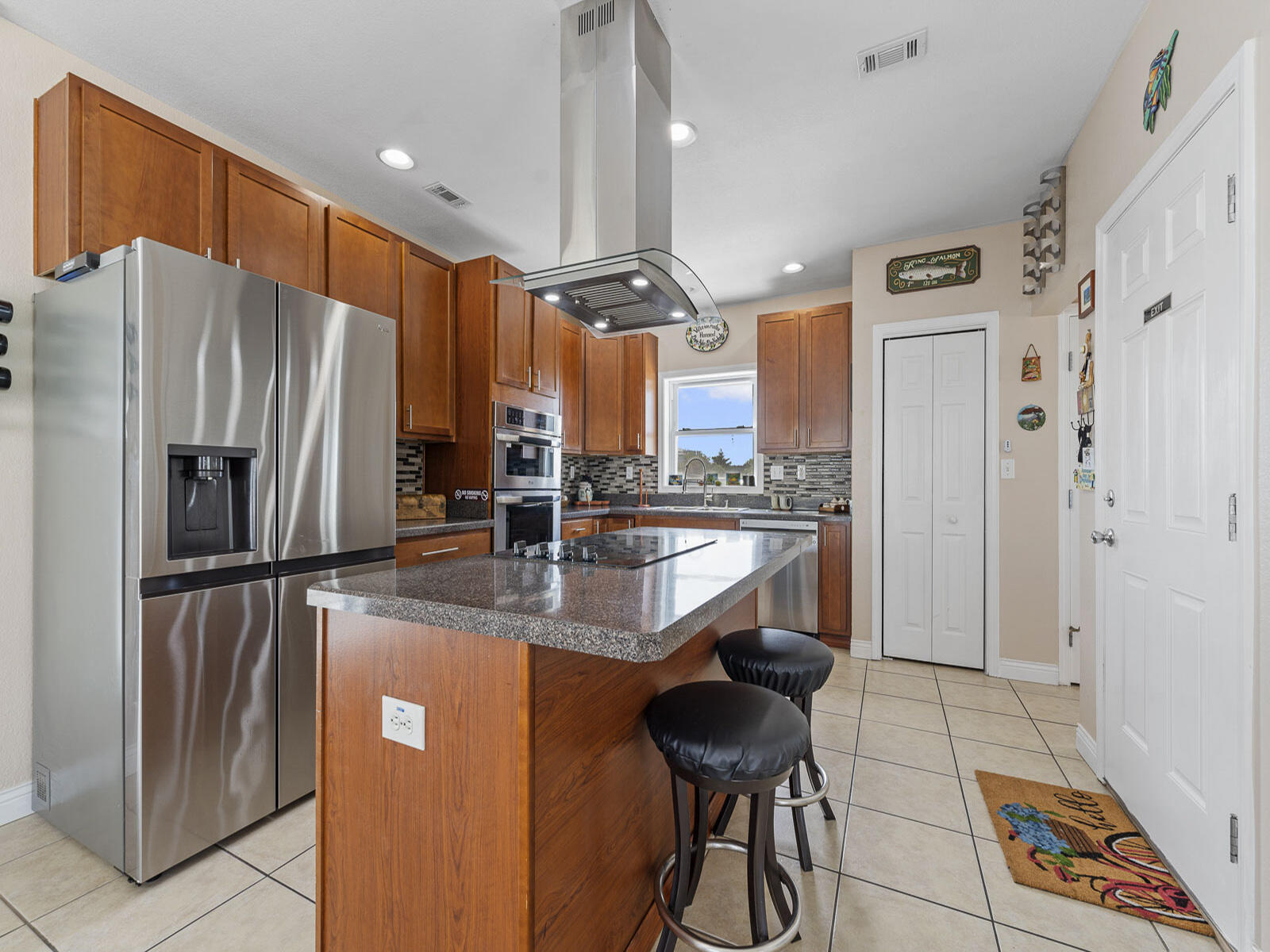 215 Allen Avenue Property Photo 4
