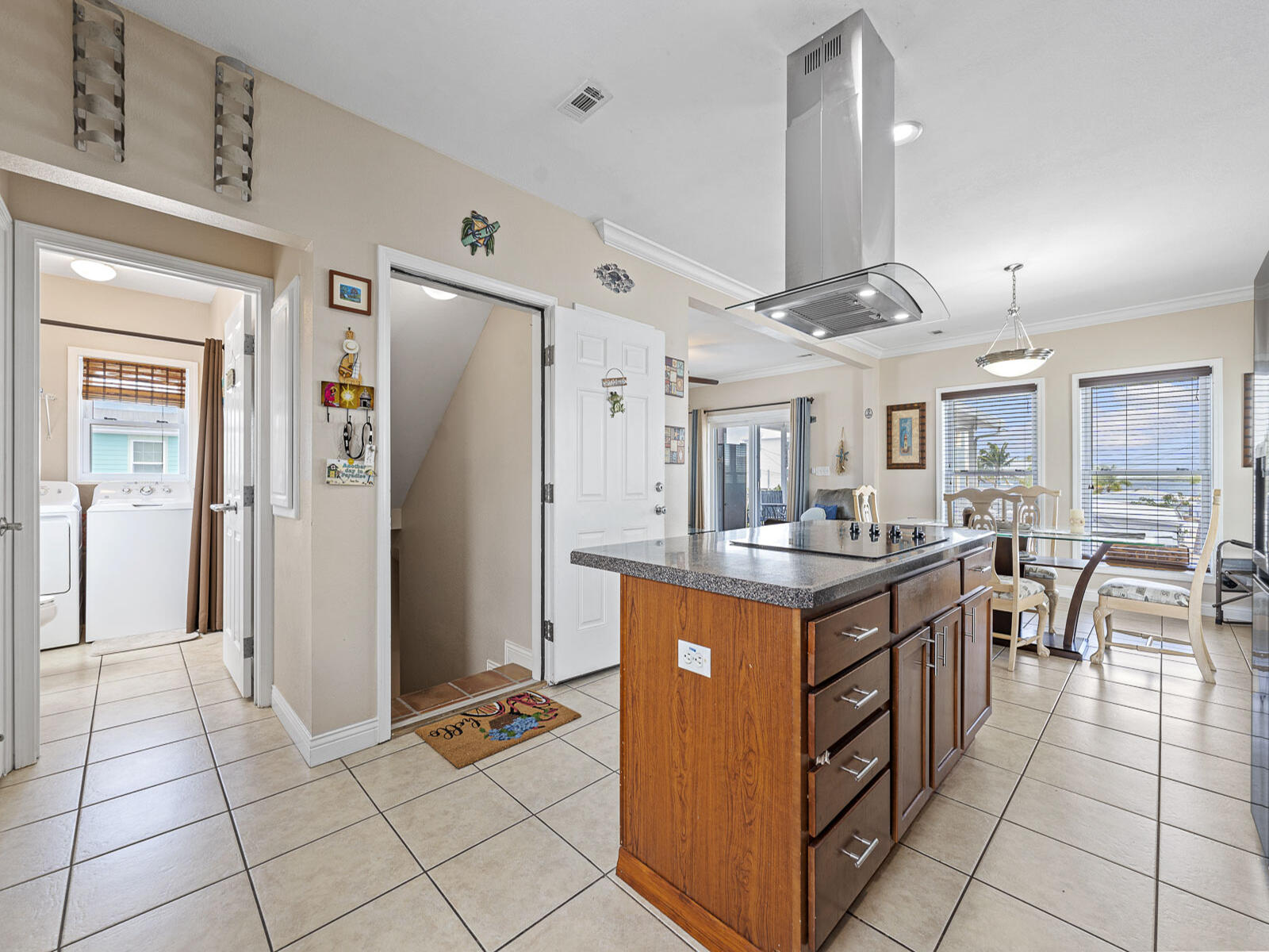 215 Allen Avenue Property Photo 5