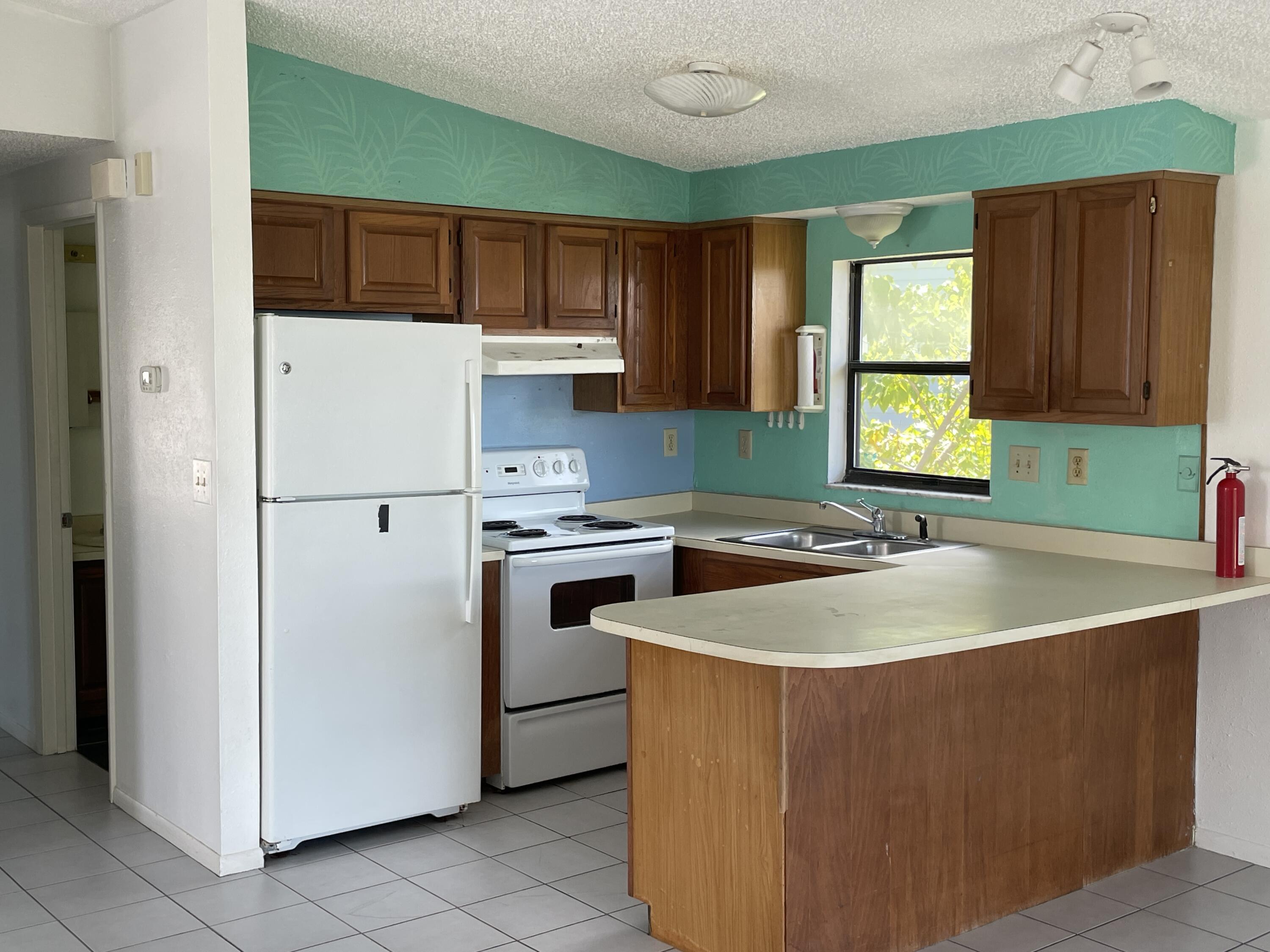538 Powell Avenue Property Photo 7