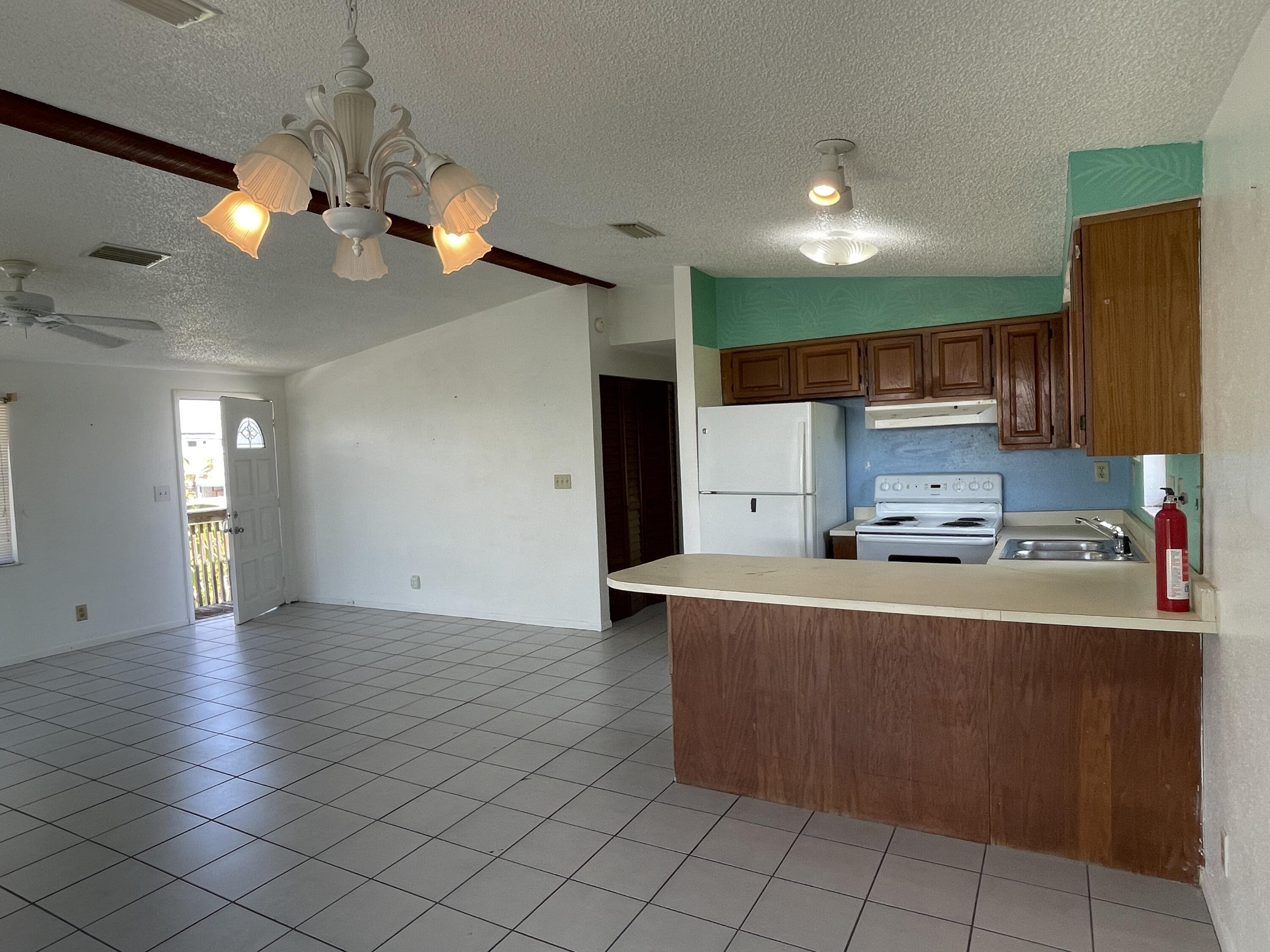 538 Powell Avenue Property Photo 8