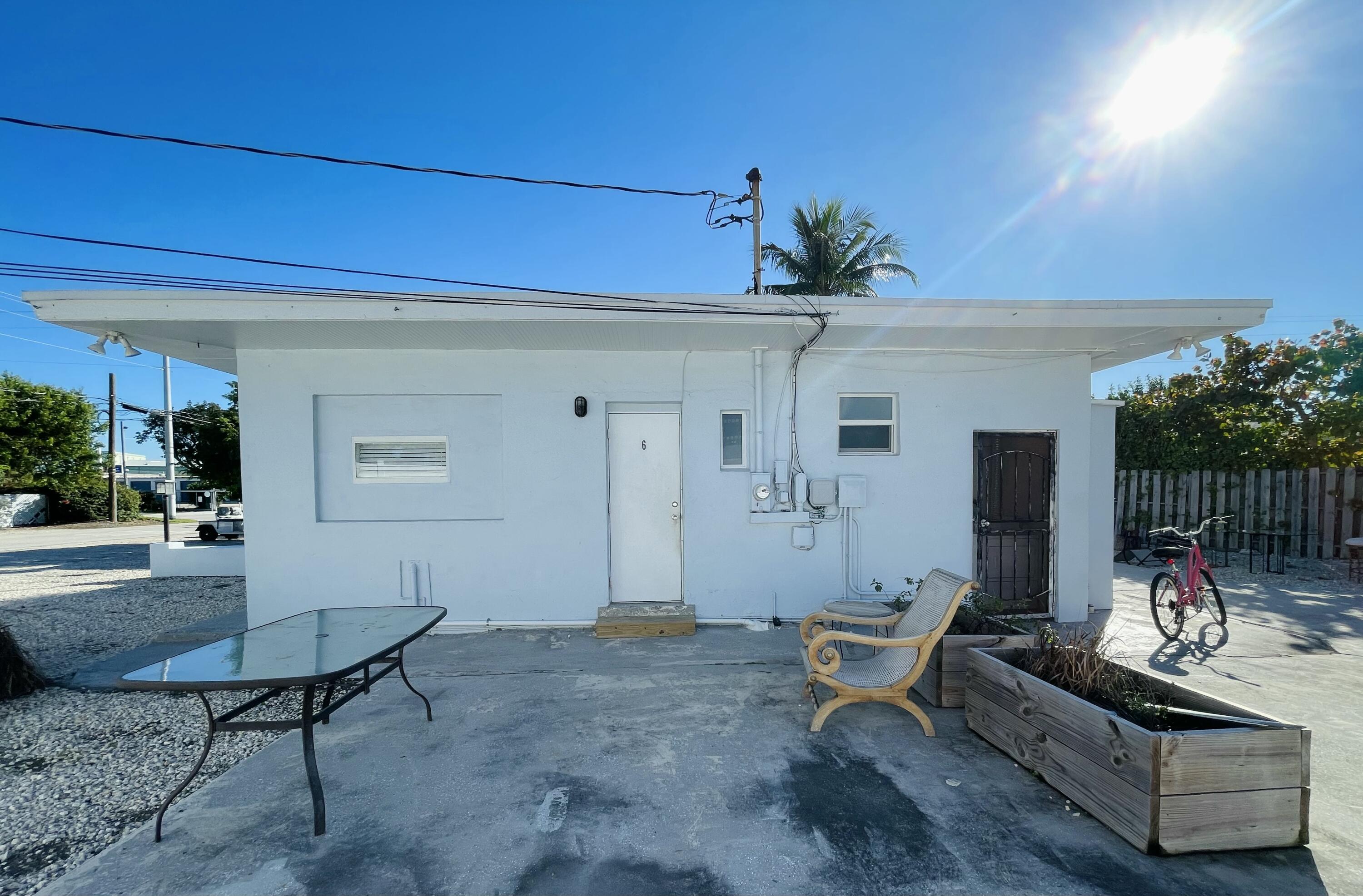 195 Gardenia Street, 6 Property Photo 6