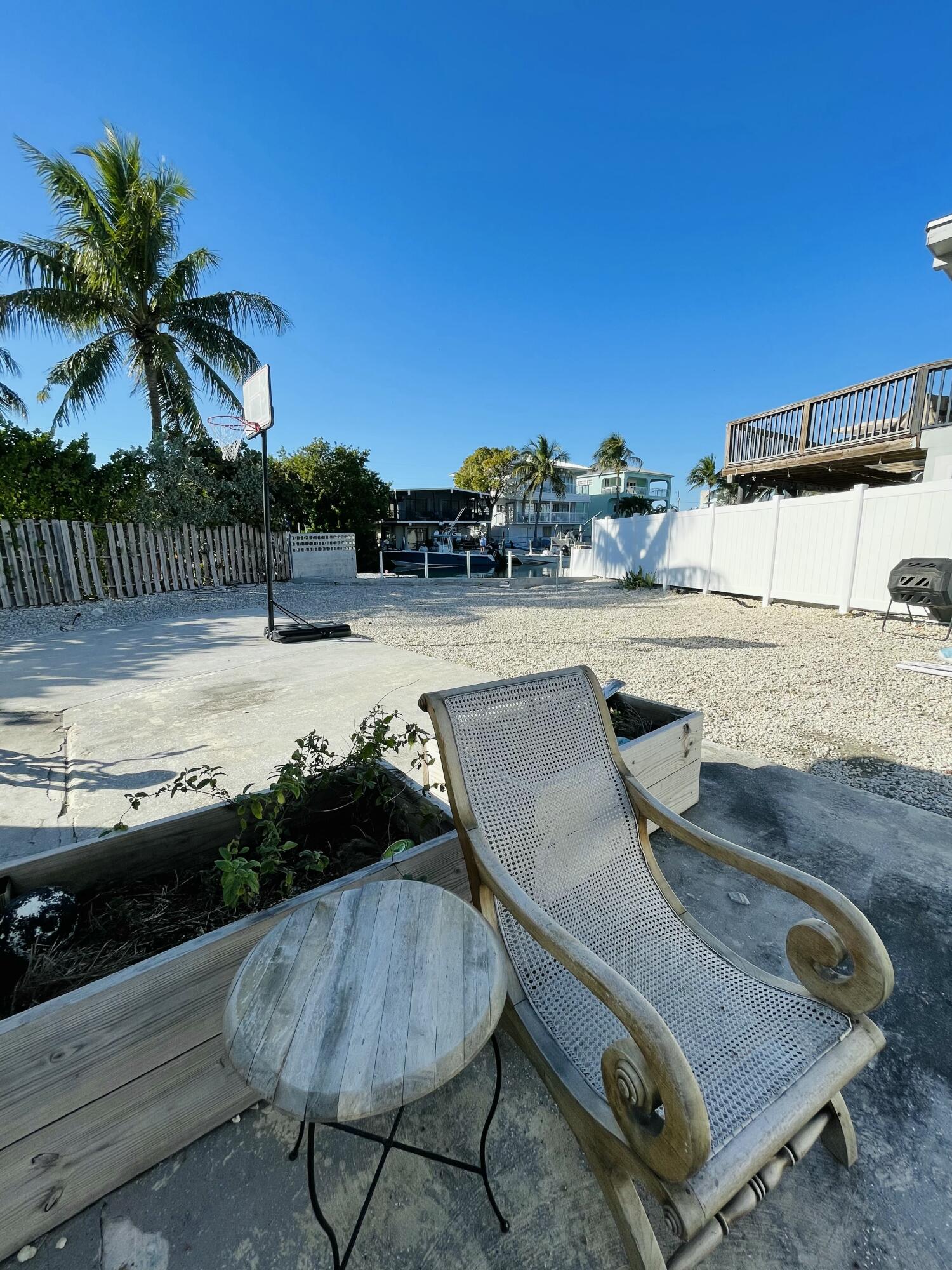 195 Gardenia Street, 6 Property Photo 7