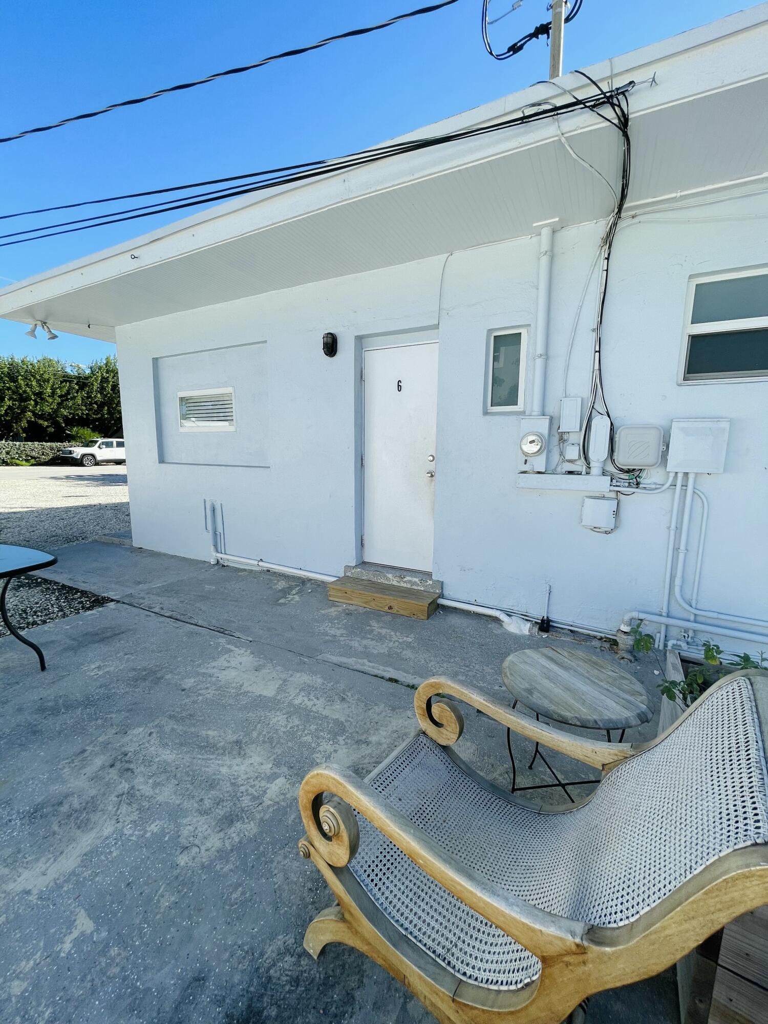 195 Gardenia Street, 6 Property Photo 8