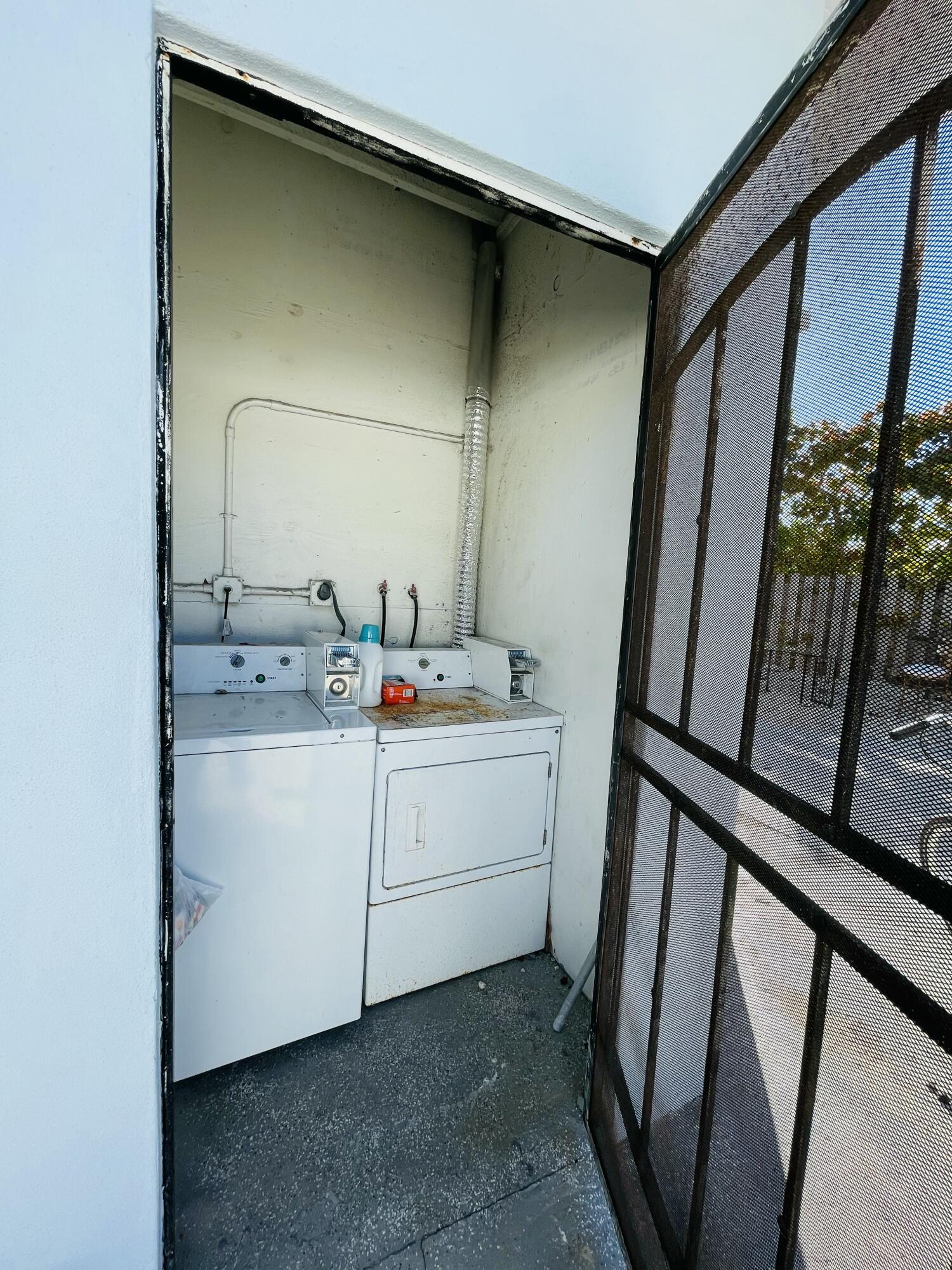 195 Gardenia Street, 6 Property Photo 9