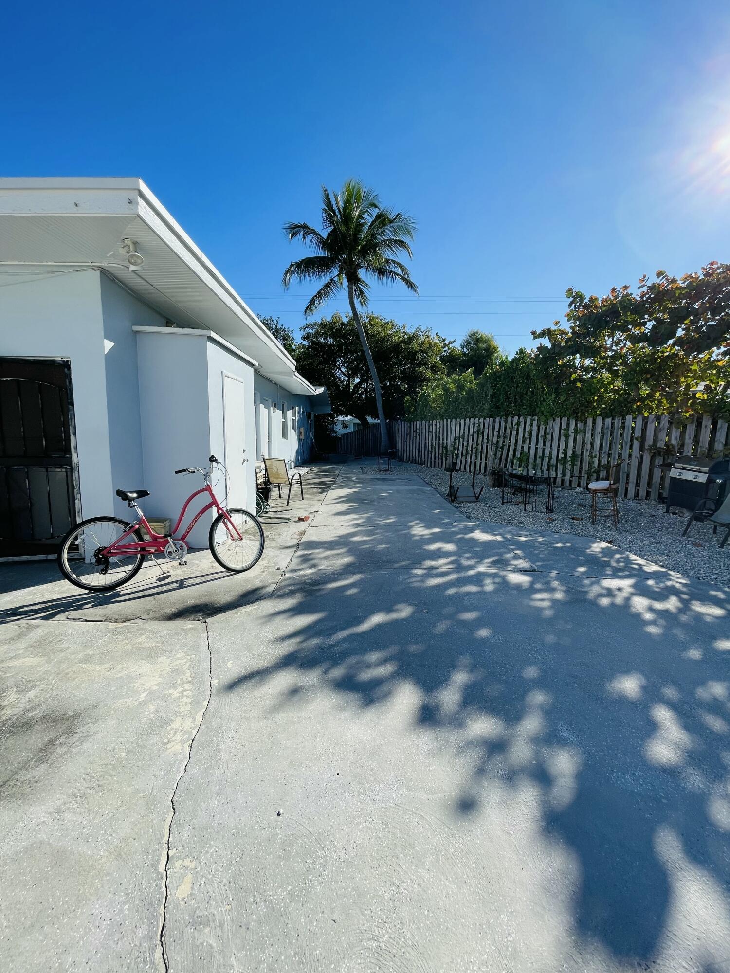 195 Gardenia Street, 6 Property Photo 10