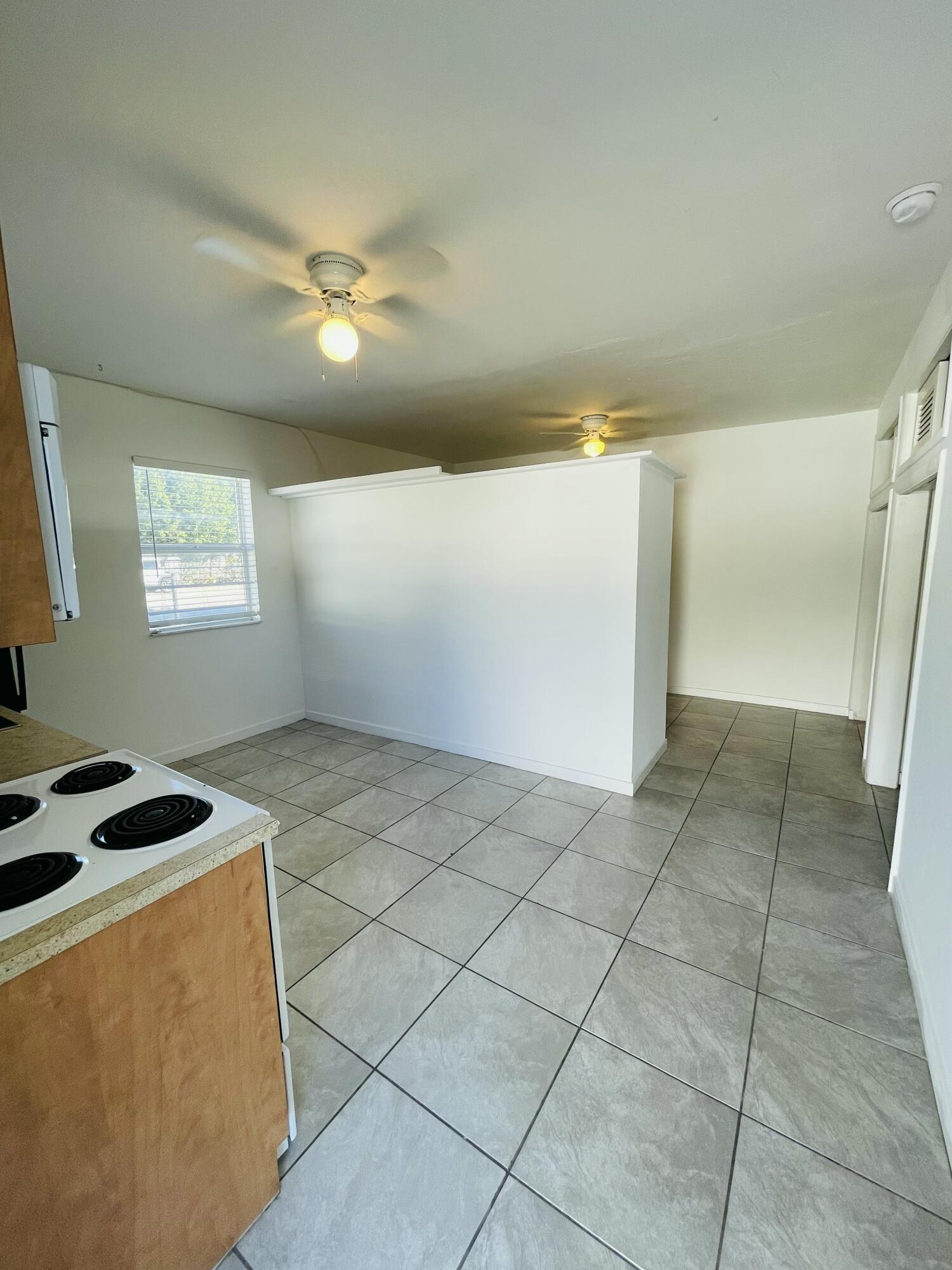 195 Gardenia Street, 6 Property Photo 23