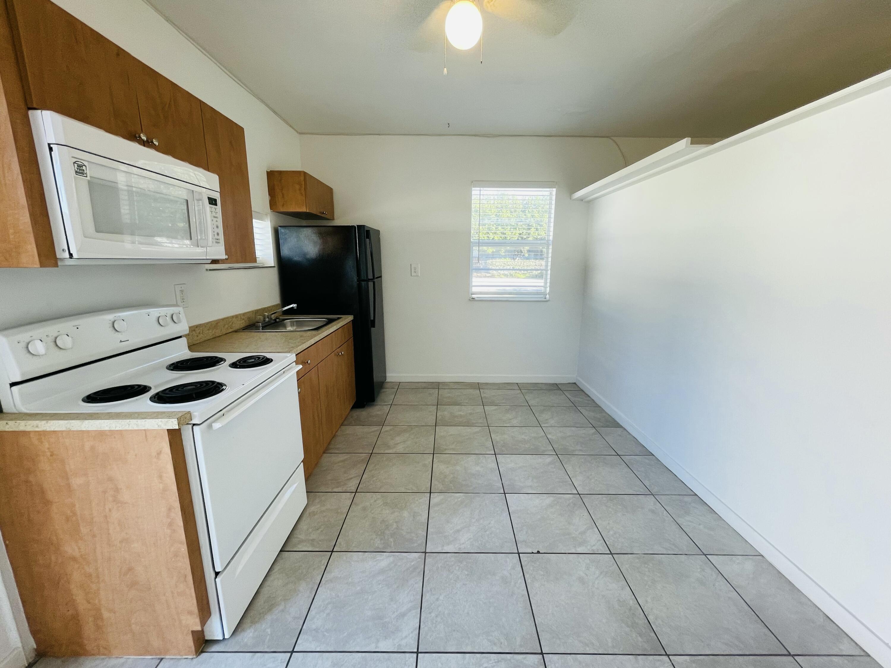 195 Gardenia Street, 6 Property Photo 25