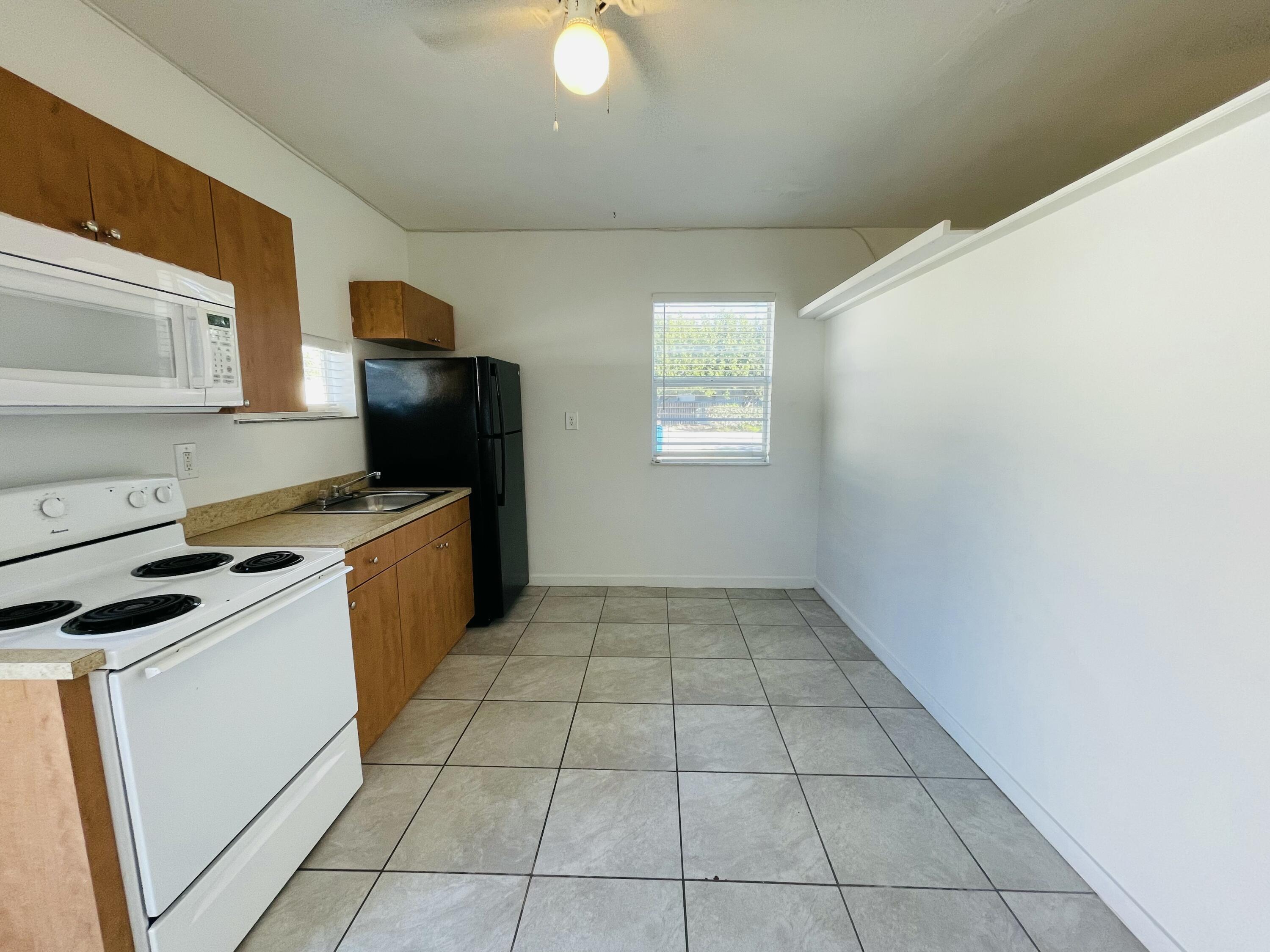 195 Gardenia Street, 6 Property Photo 27