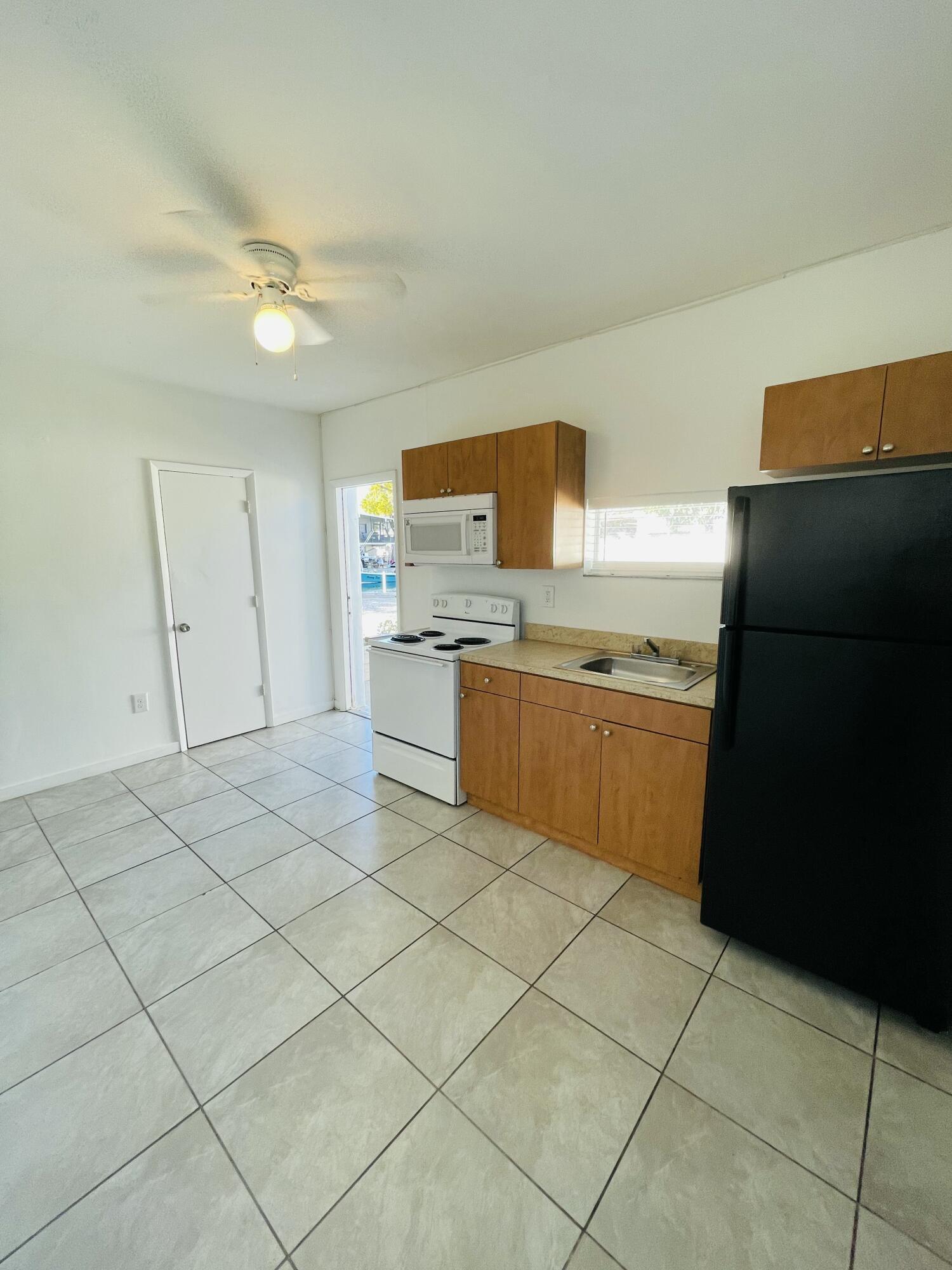 195 Gardenia Street, 6 Property Photo 29