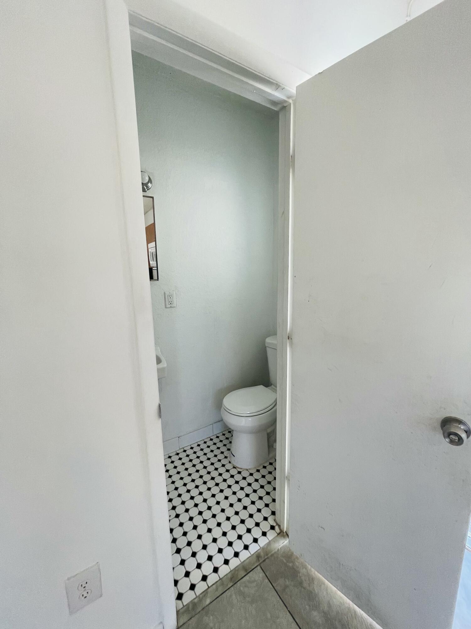 195 Gardenia Street, 6 Property Photo 30