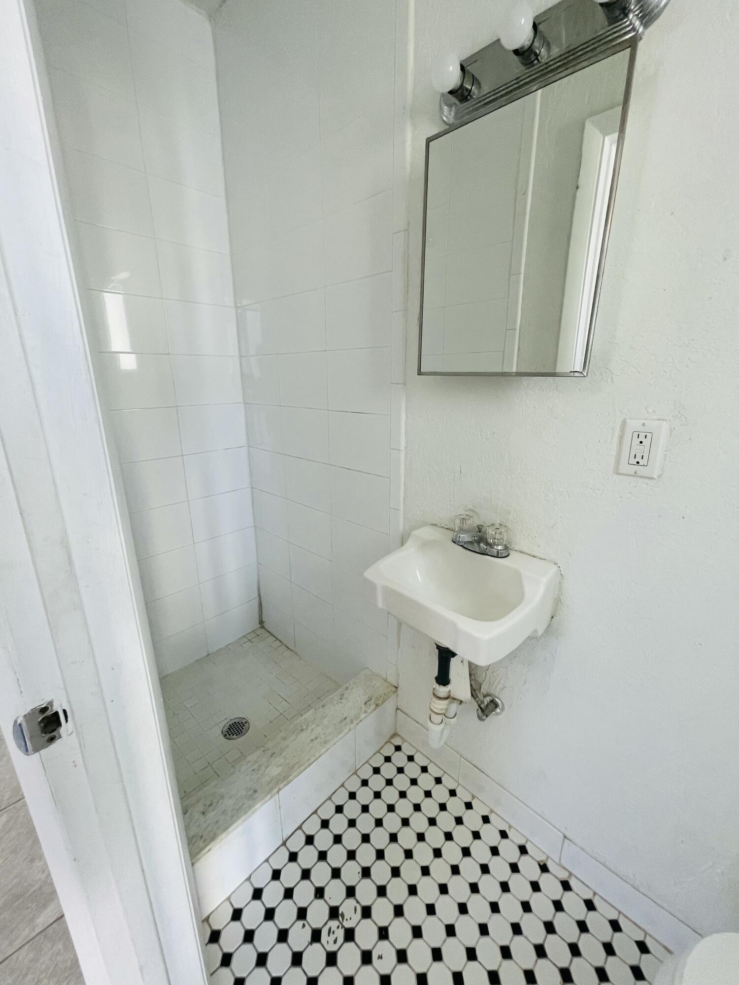195 Gardenia Street, 6 Property Photo 31