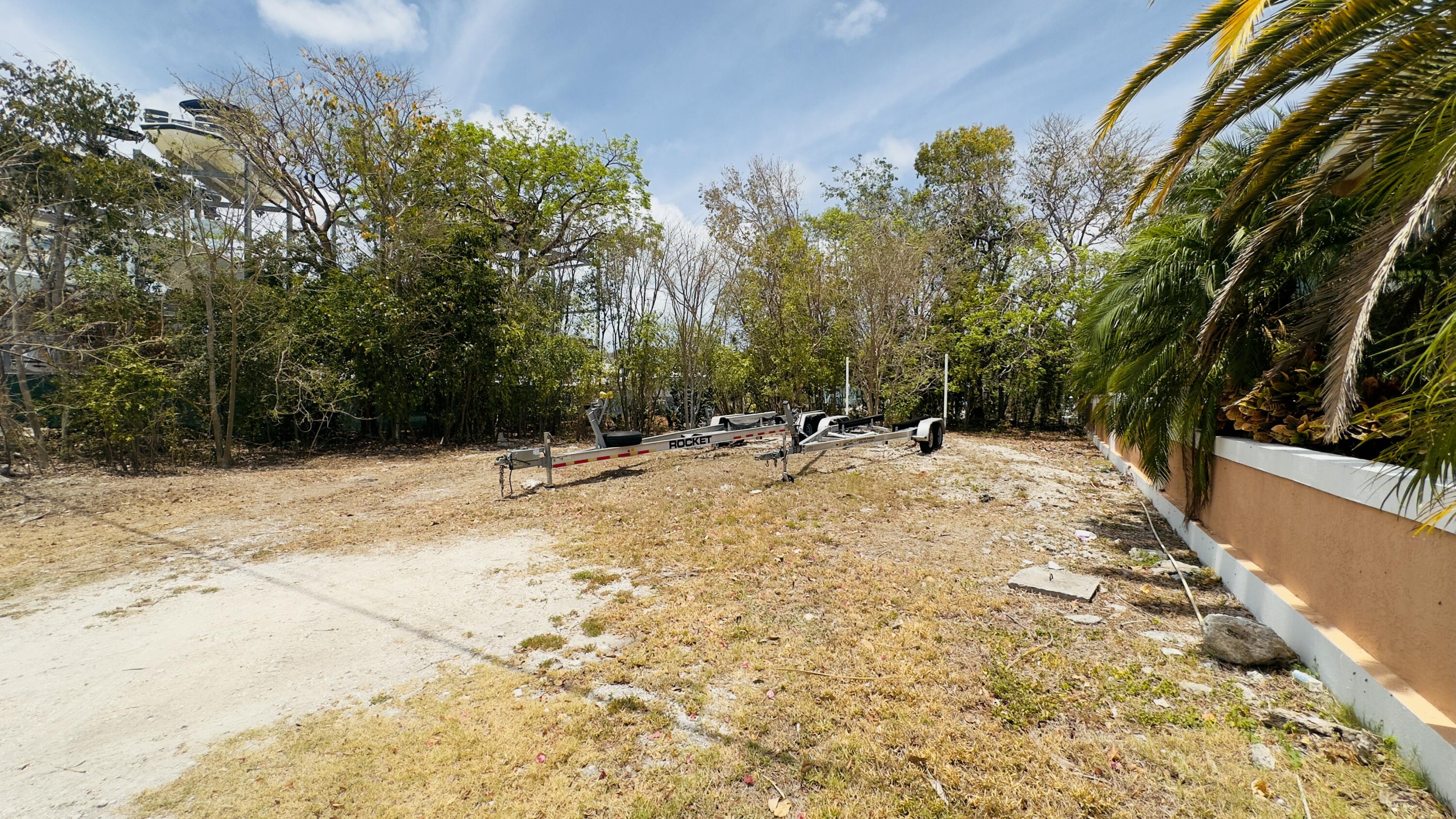 8 S Exuma Road Property Photo 2