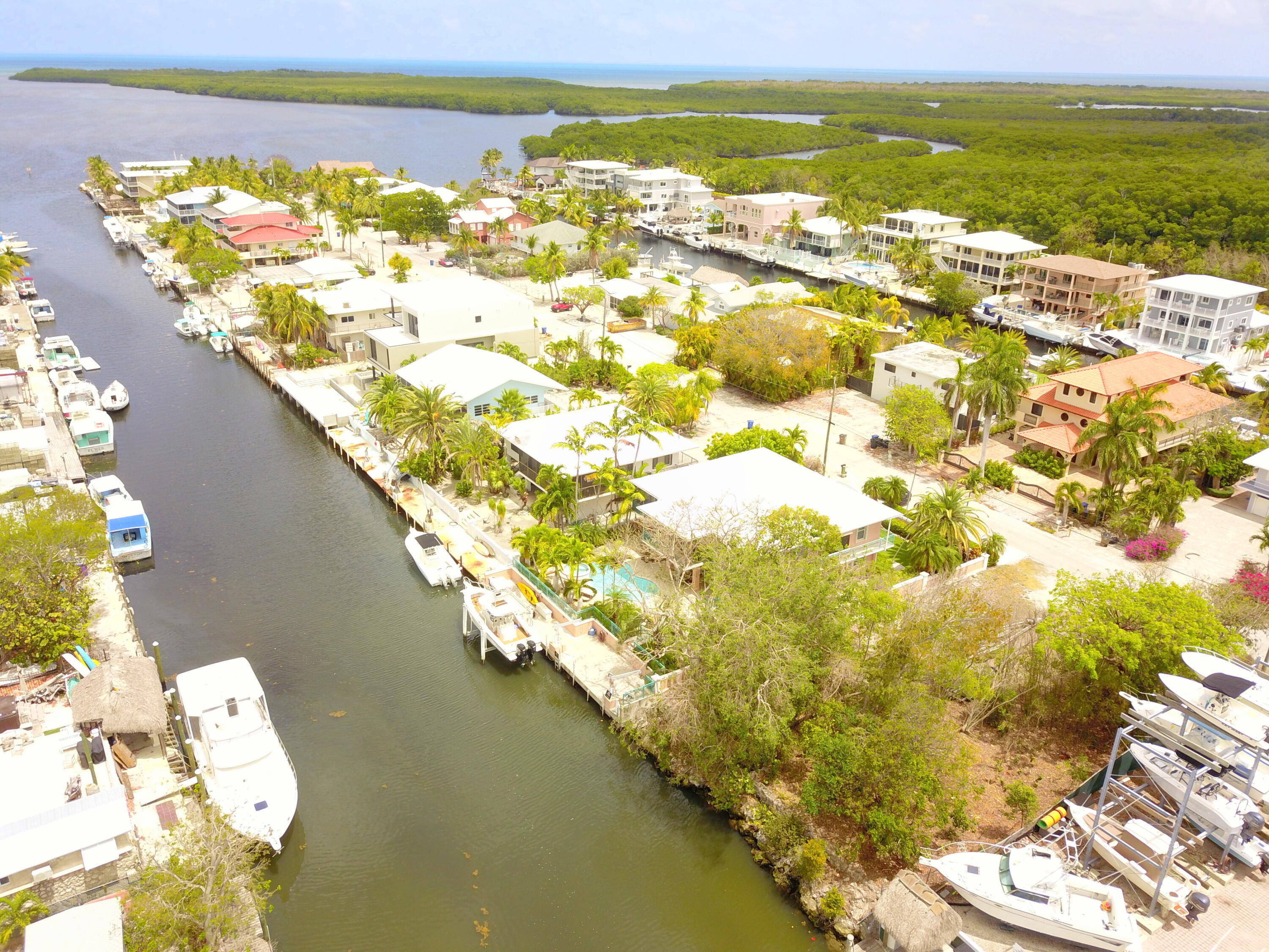 8 S Exuma Road Property Photo 4