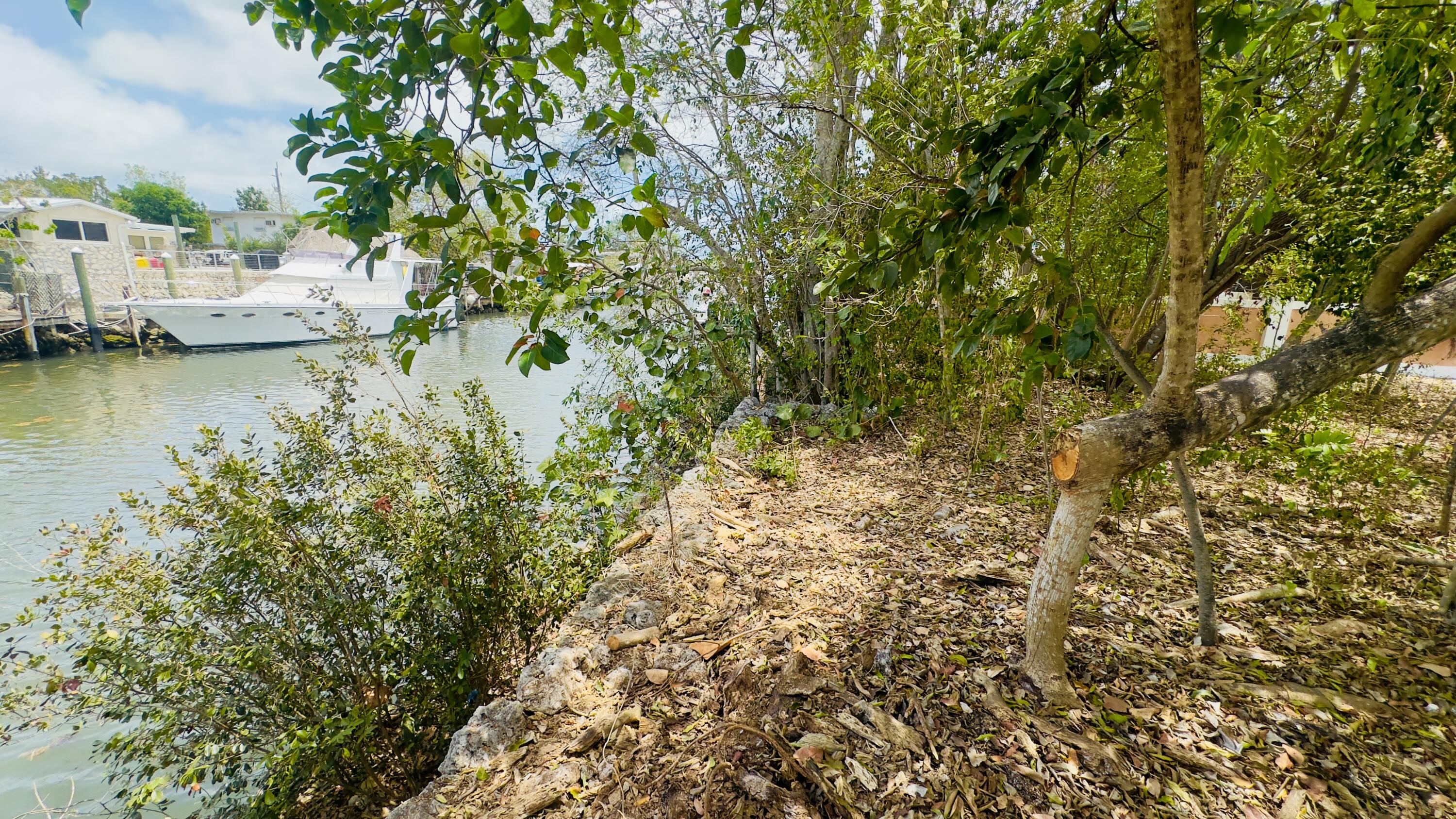 8 S Exuma Road Property Photo 11