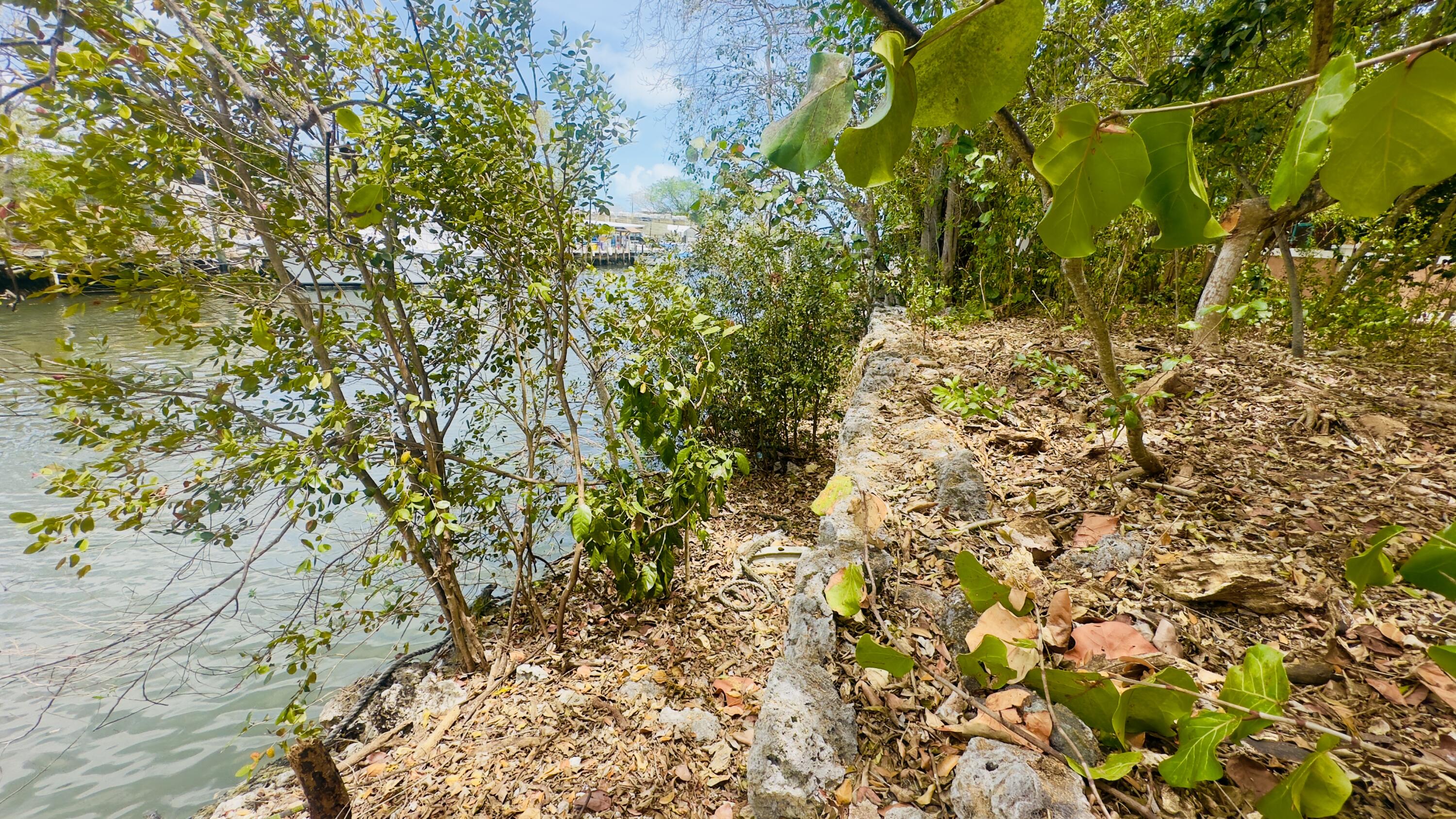 8 S Exuma Road Property Photo 12