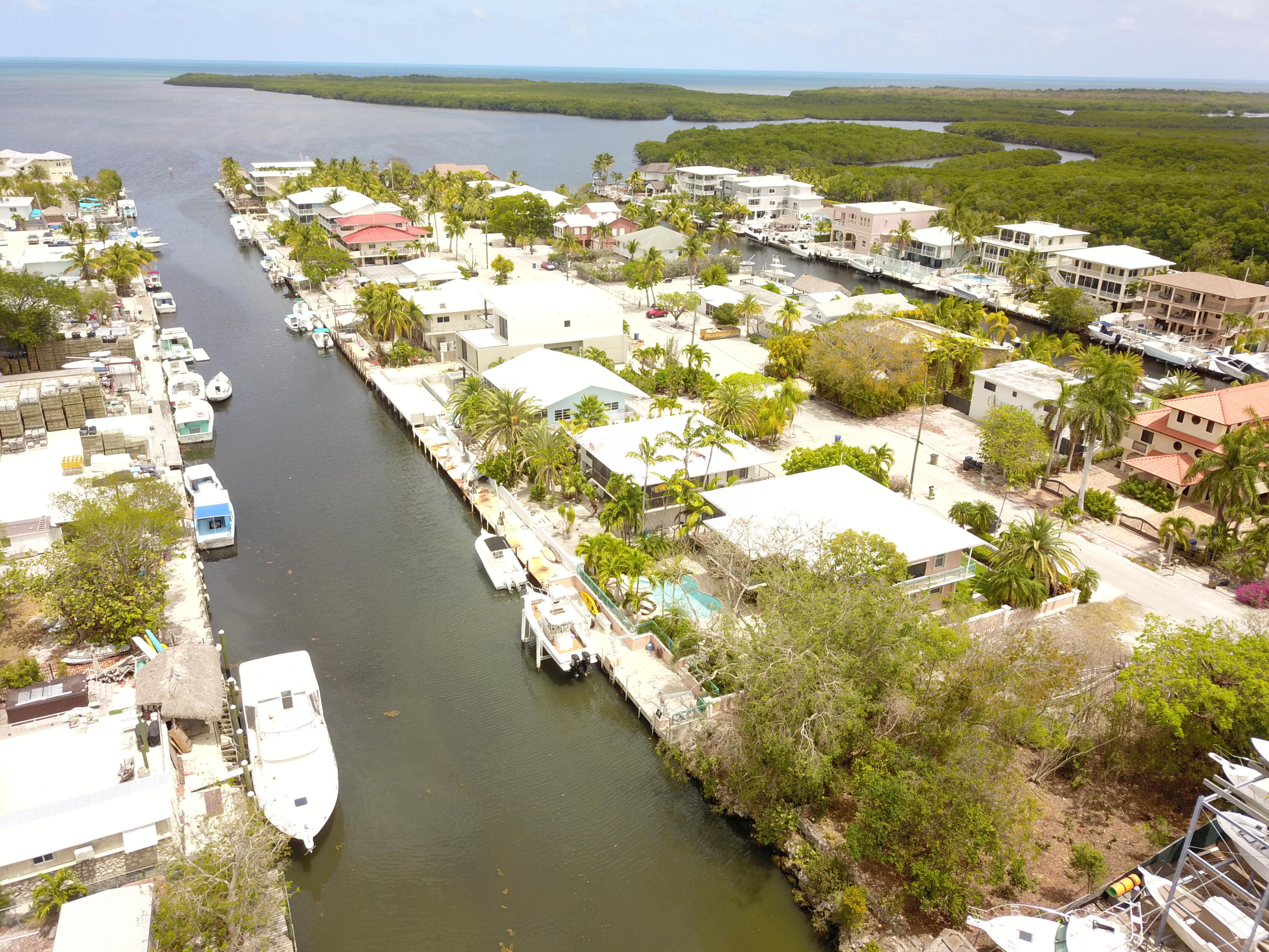 8 S Exuma Road Property Photo 17