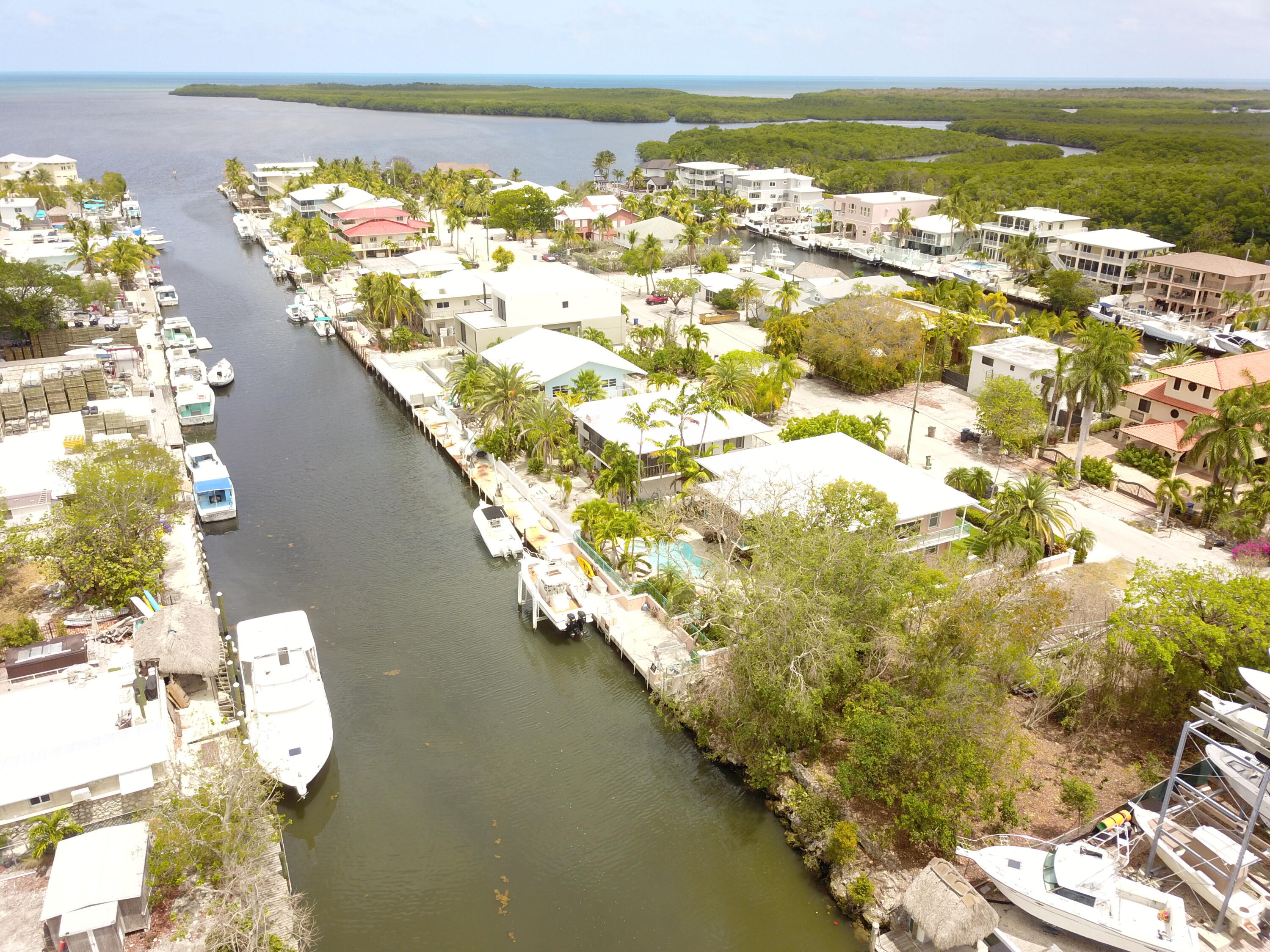 8 S Exuma Road Property Photo 18