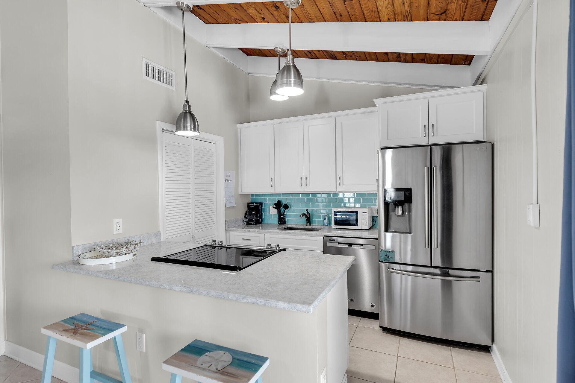 411 8th Street Property Photo 4