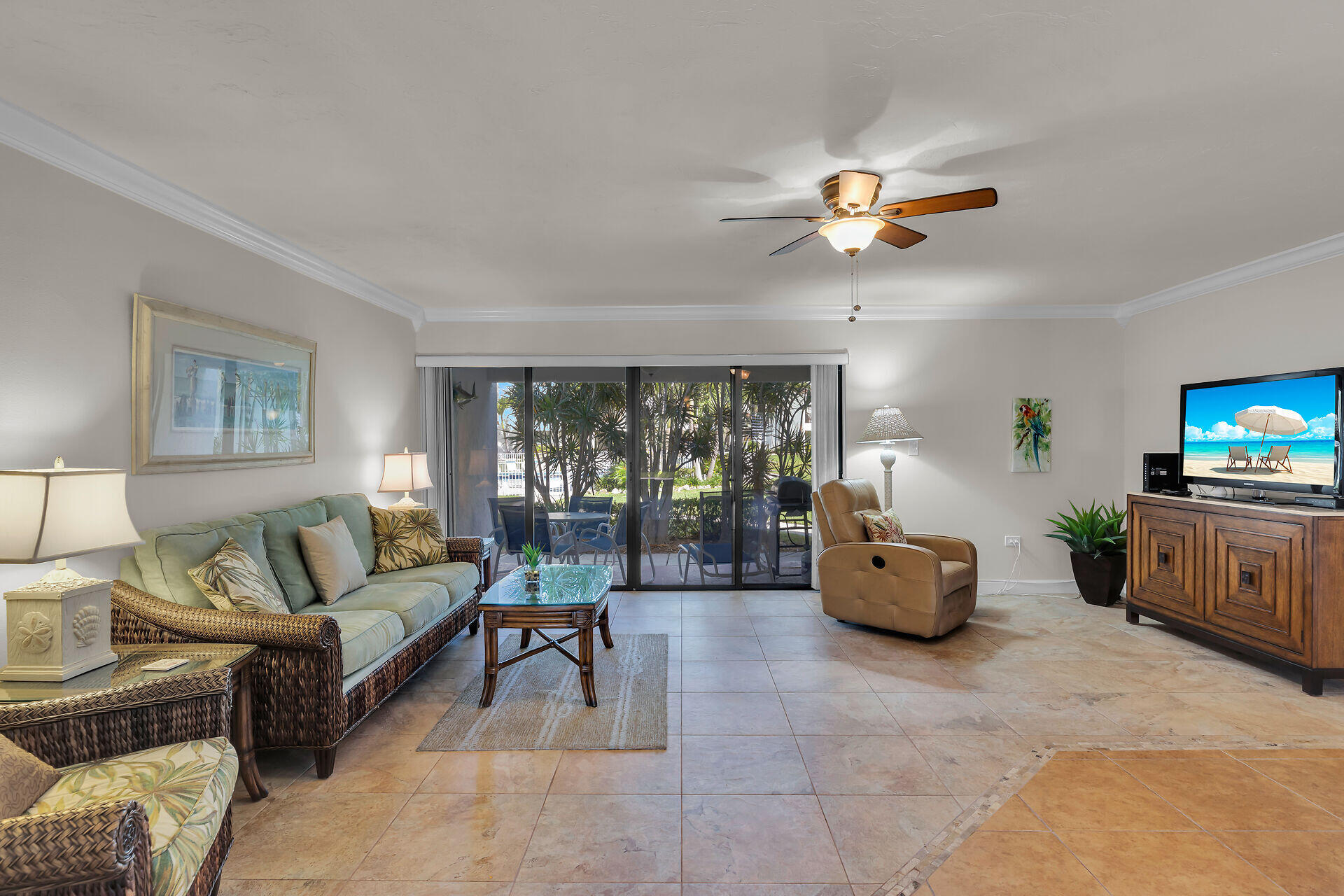 601 W Ocean Drive, 203a Property Photo 9
