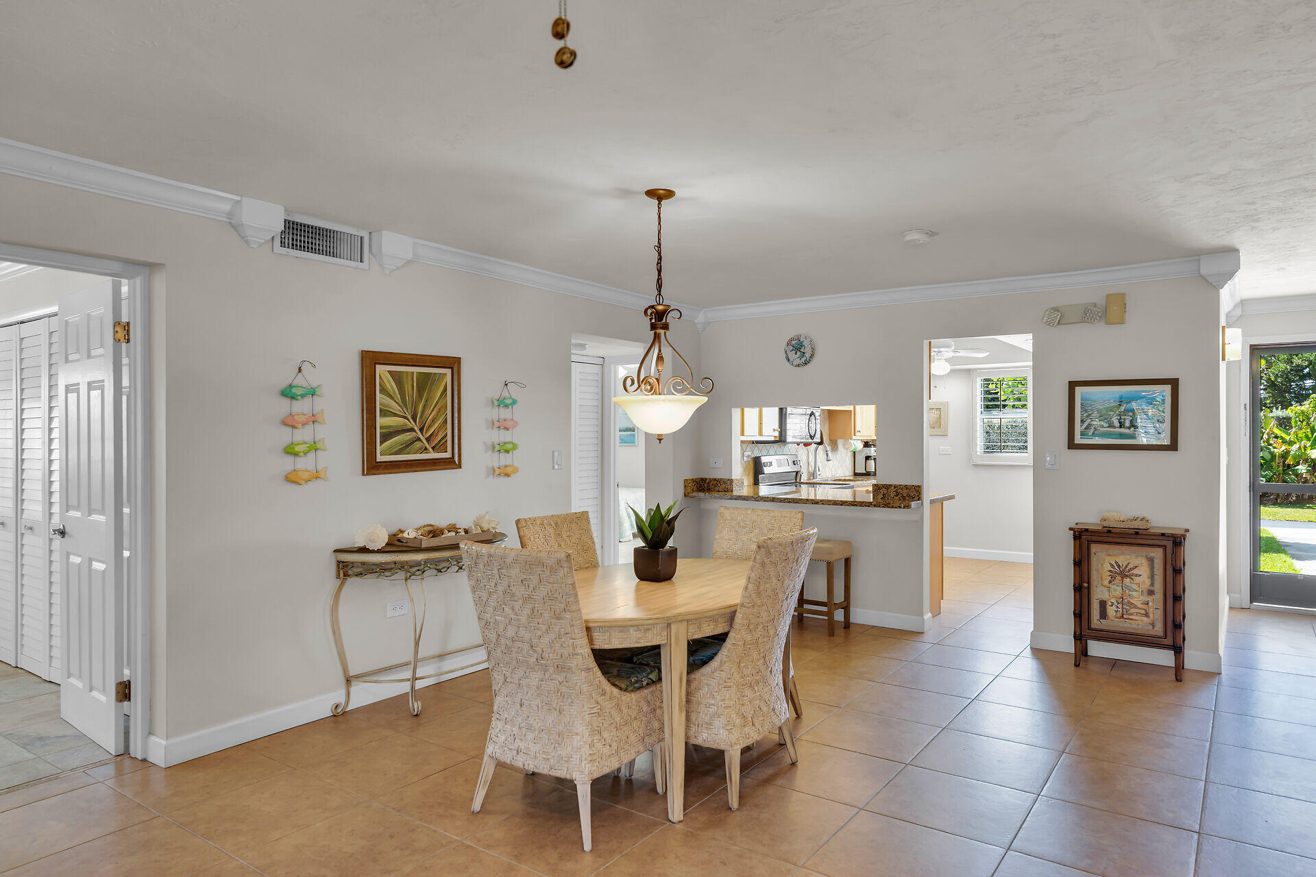 601 W Ocean Drive, 203a Property Photo 12