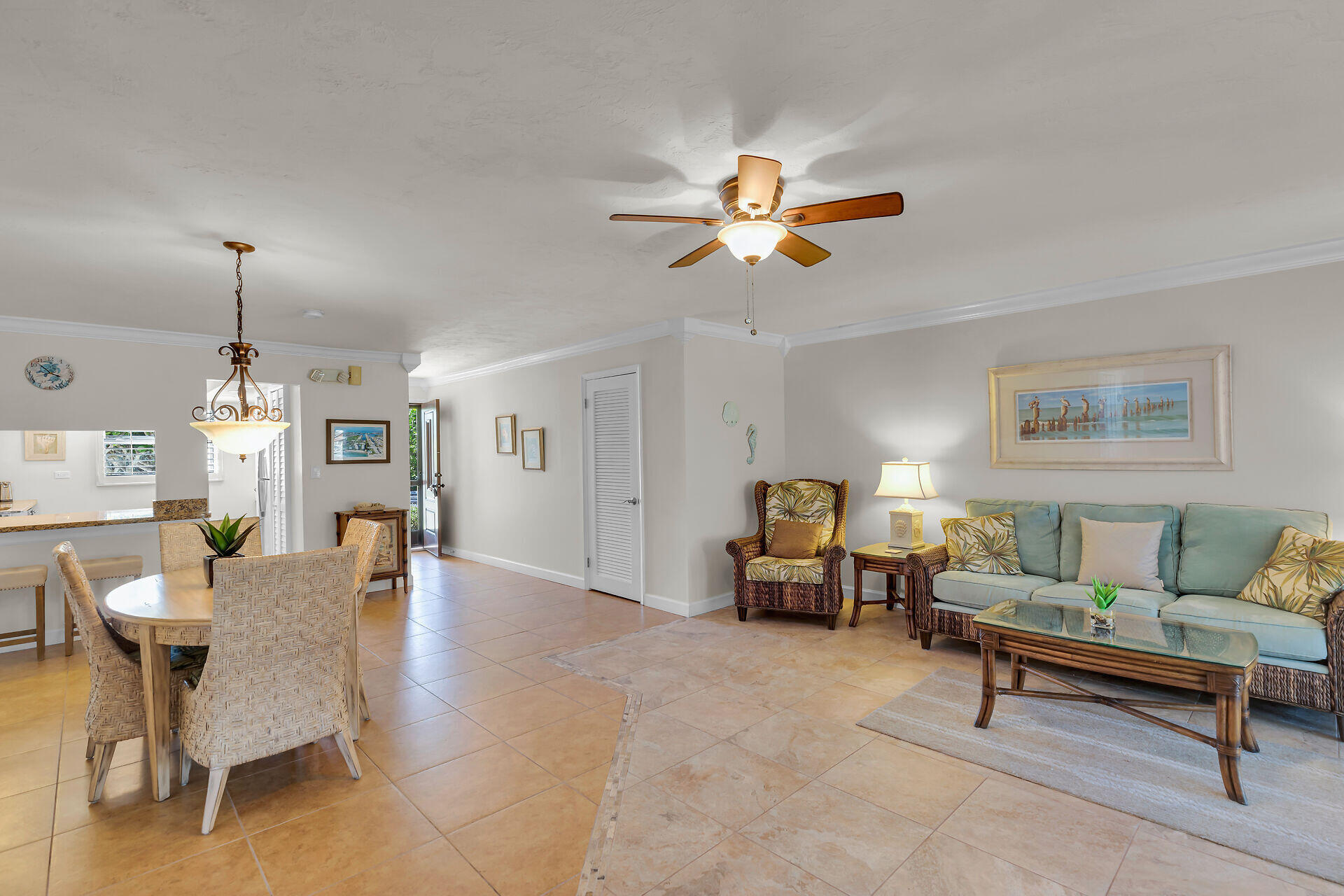 601 W Ocean Drive, 203a Property Photo 13