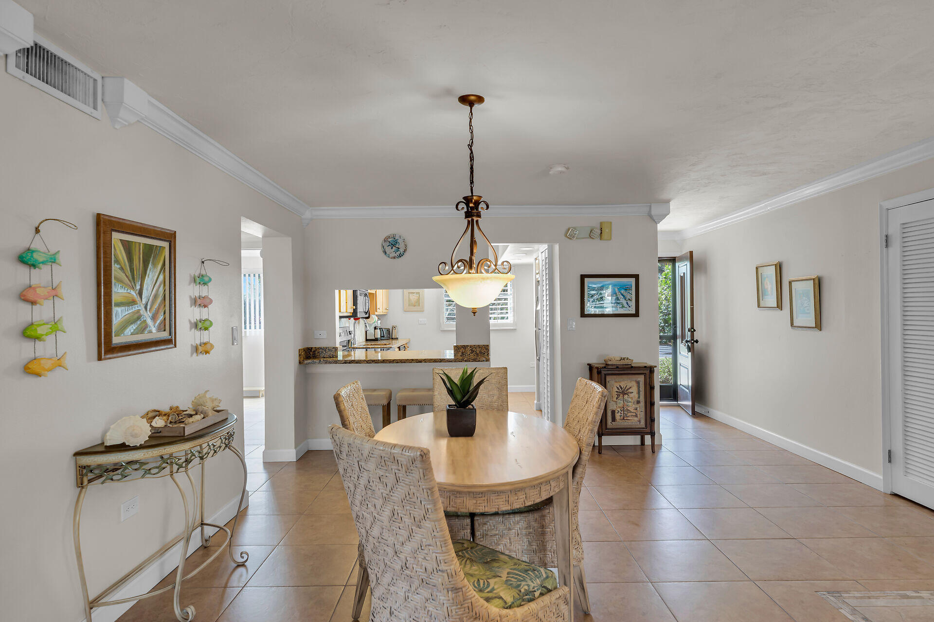 601 W Ocean Drive, 203a Property Photo 14