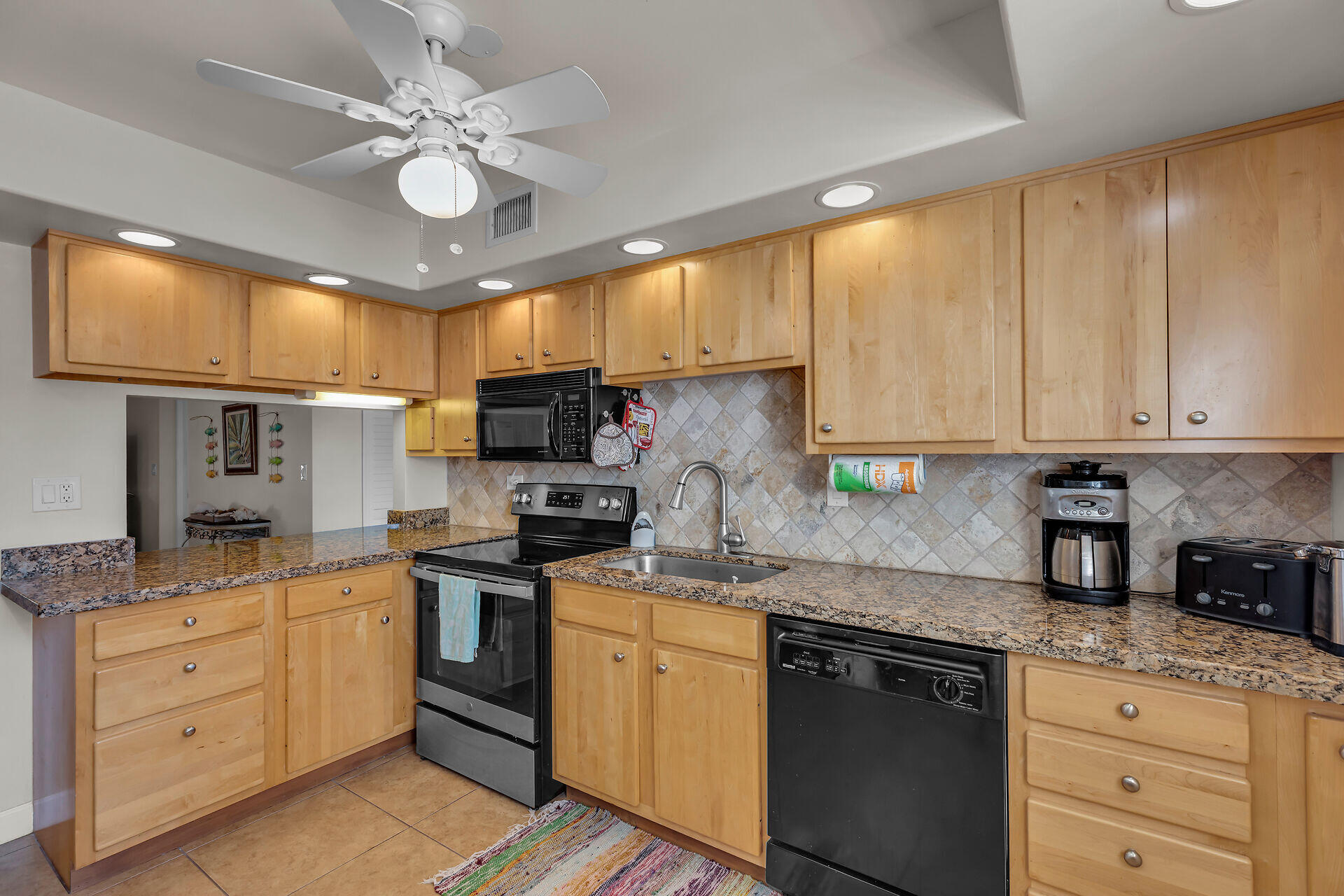 601 W Ocean Drive, 203a Property Photo 16