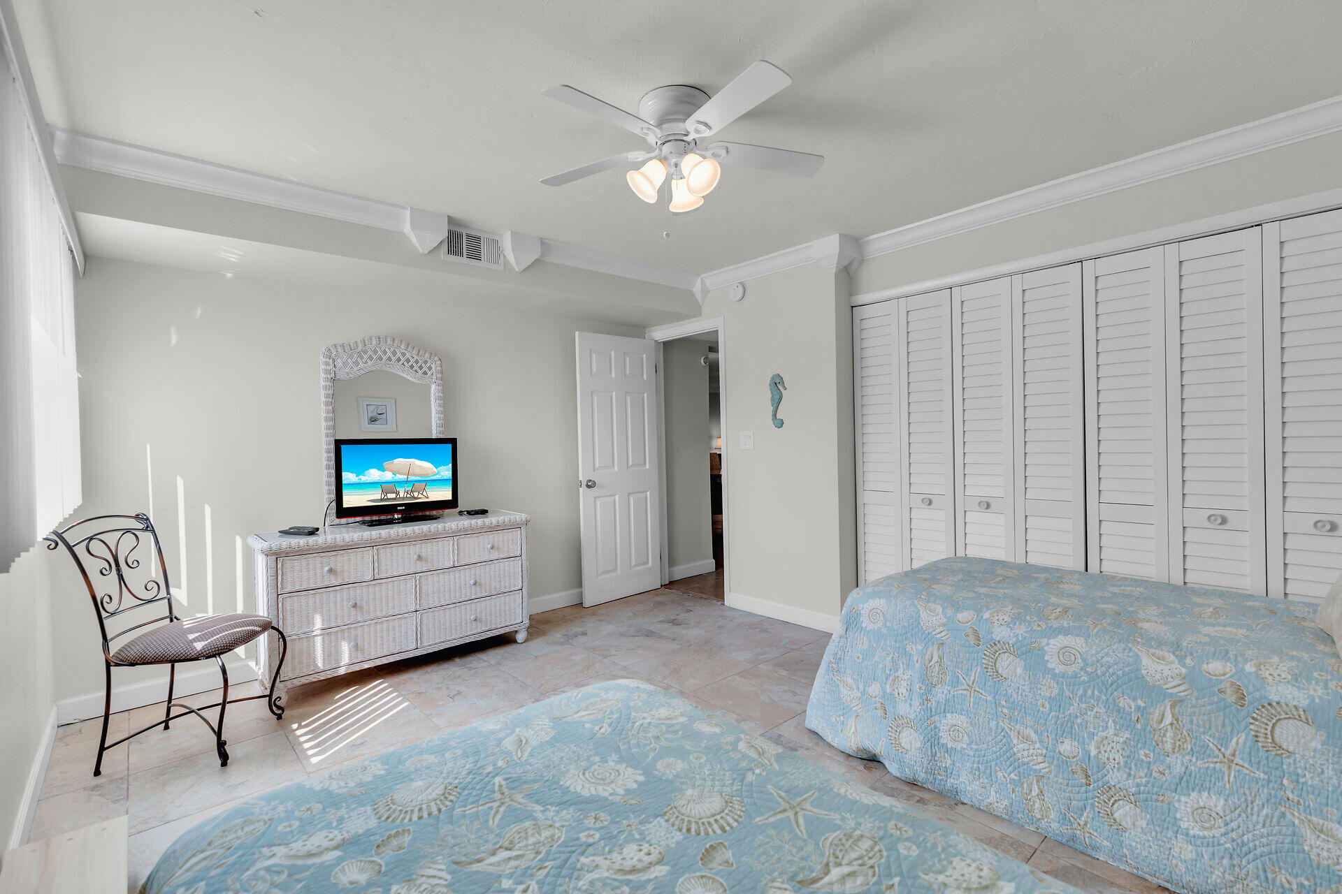 601 W Ocean Drive, 203a Property Photo 24