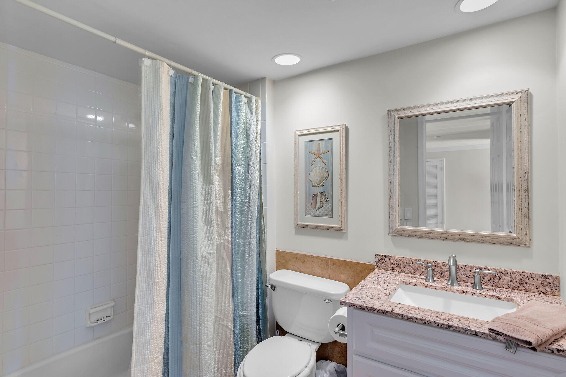 601 W Ocean Drive, 203a Property Photo 26