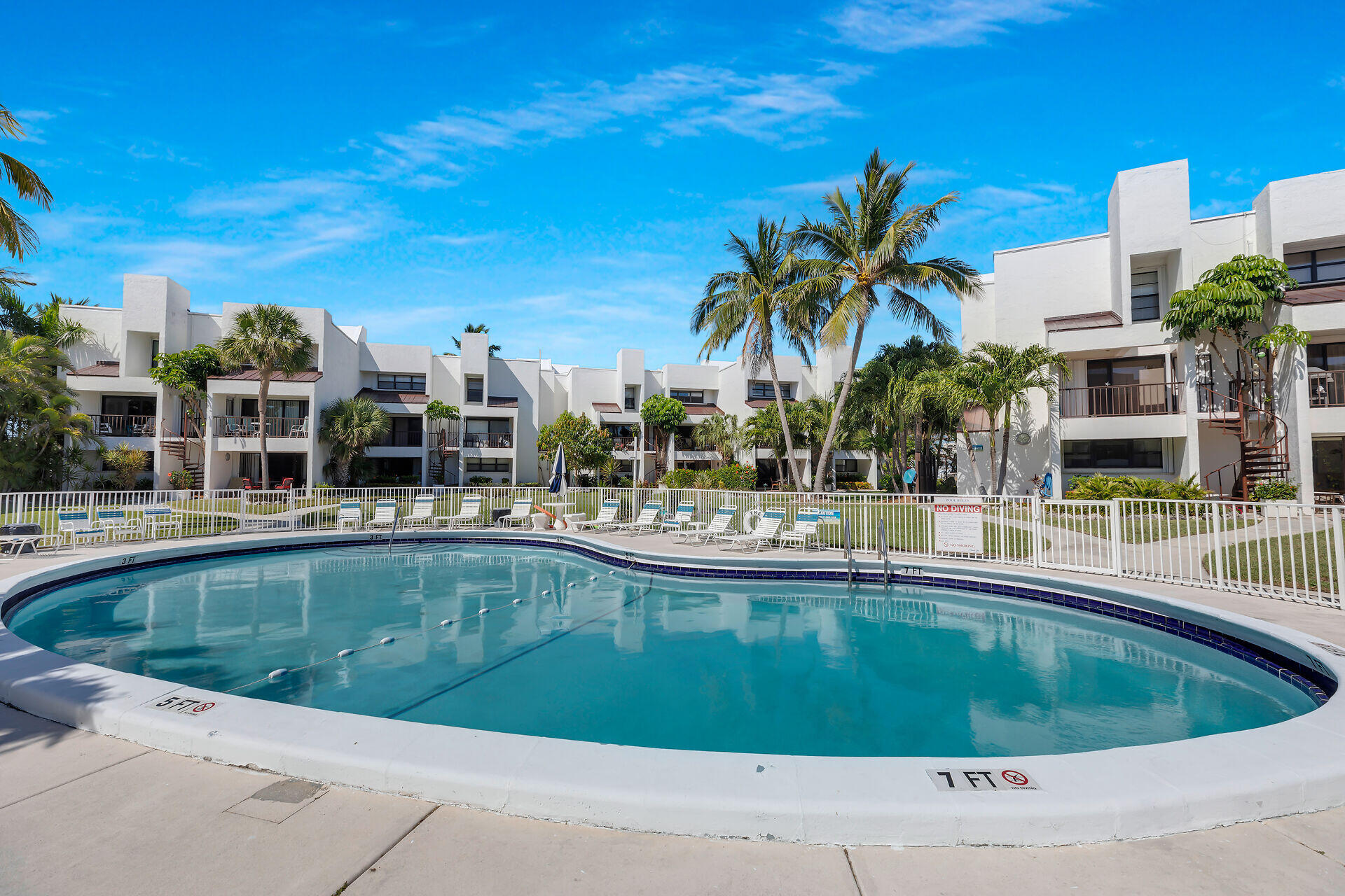 601 W Ocean Drive, 203a Property Photo 39