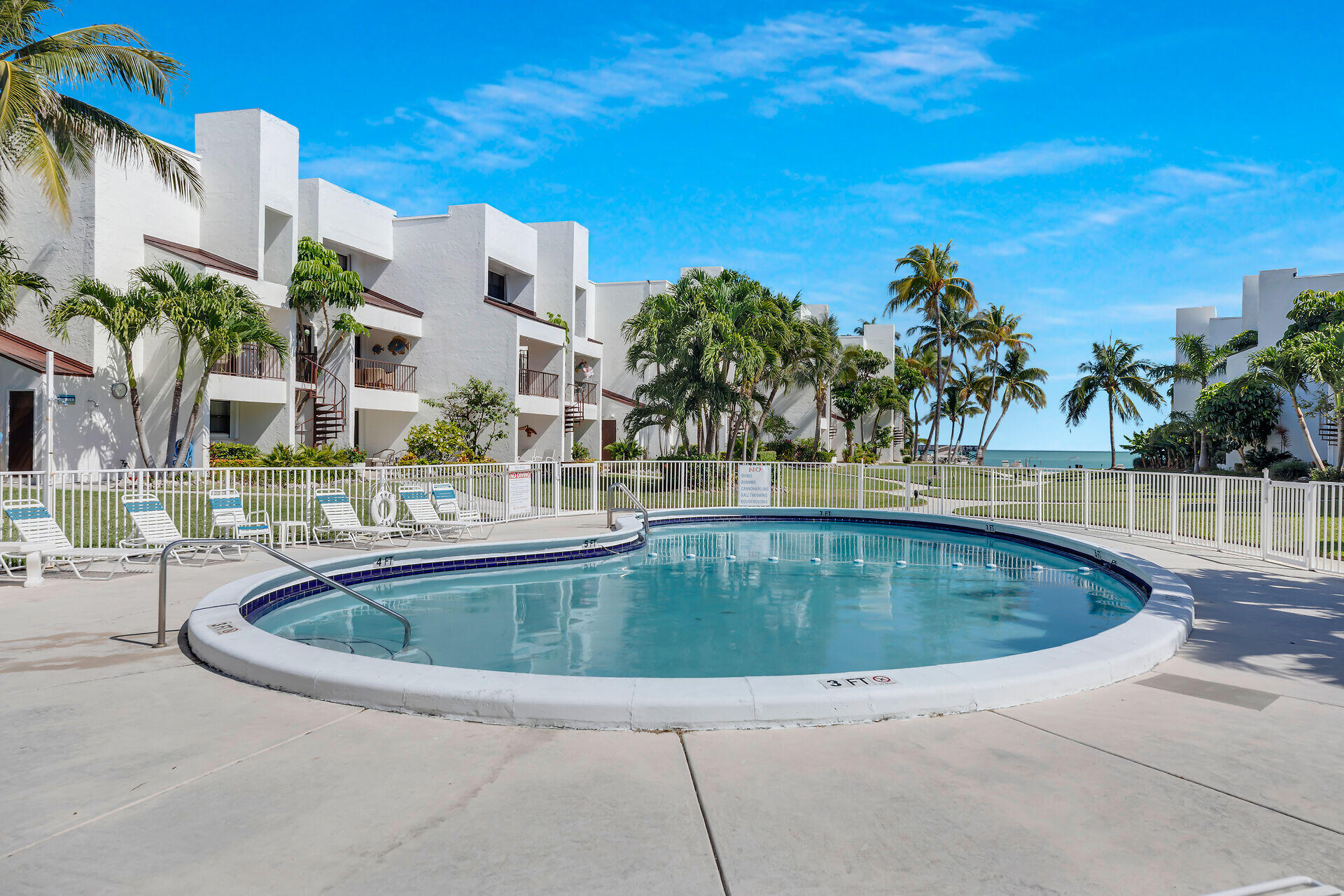 601 W Ocean Drive, 203a Property Photo 40