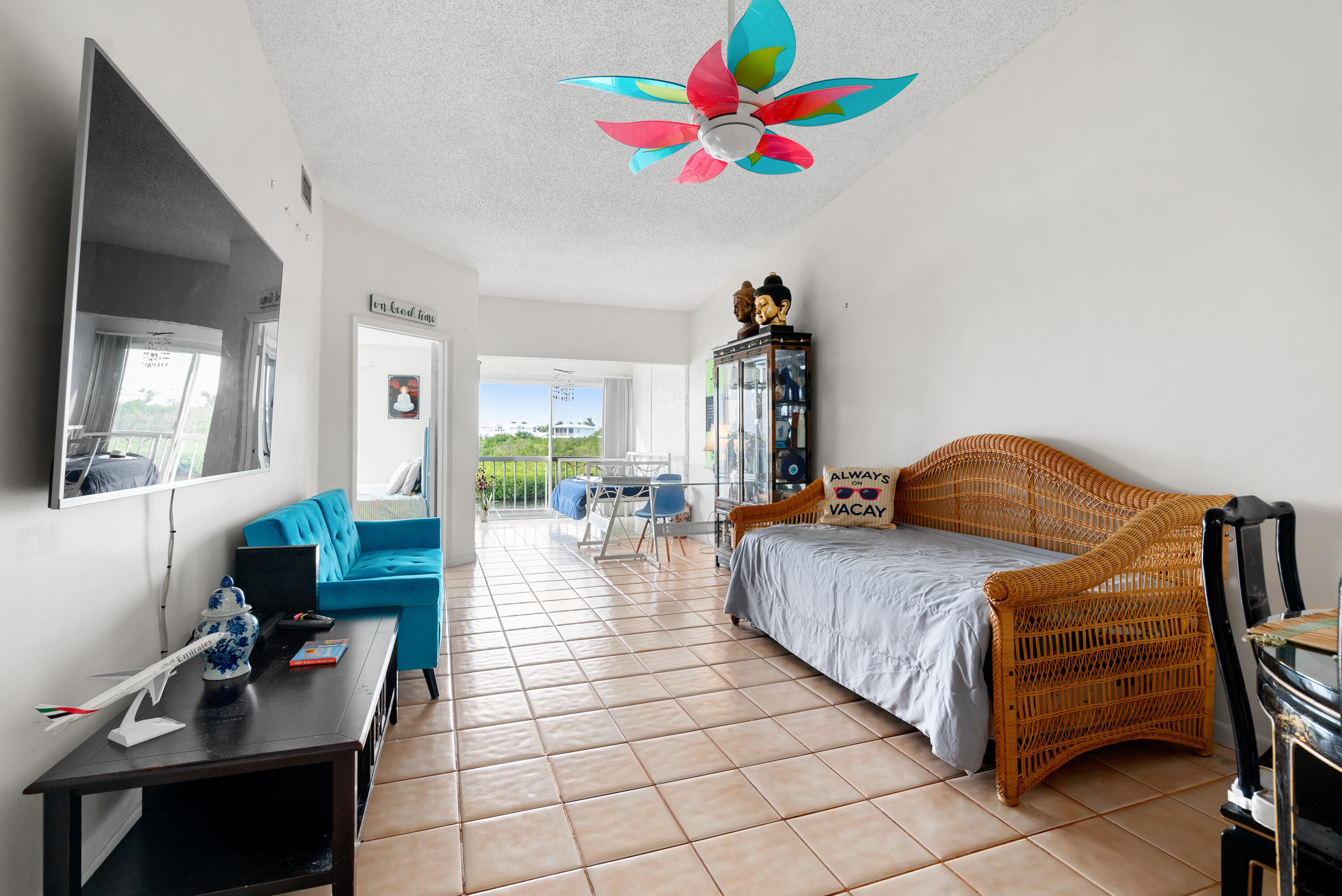 9842 Leeward Avenue Property Photo 10