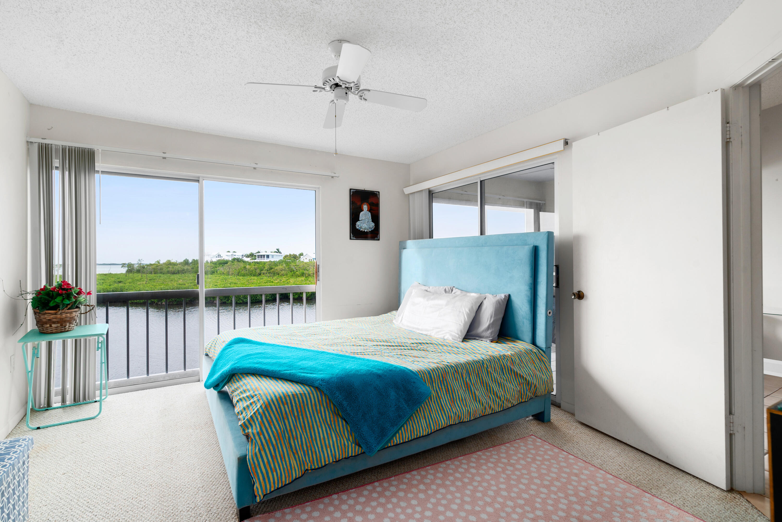 9842 Leeward Avenue Property Photo 14