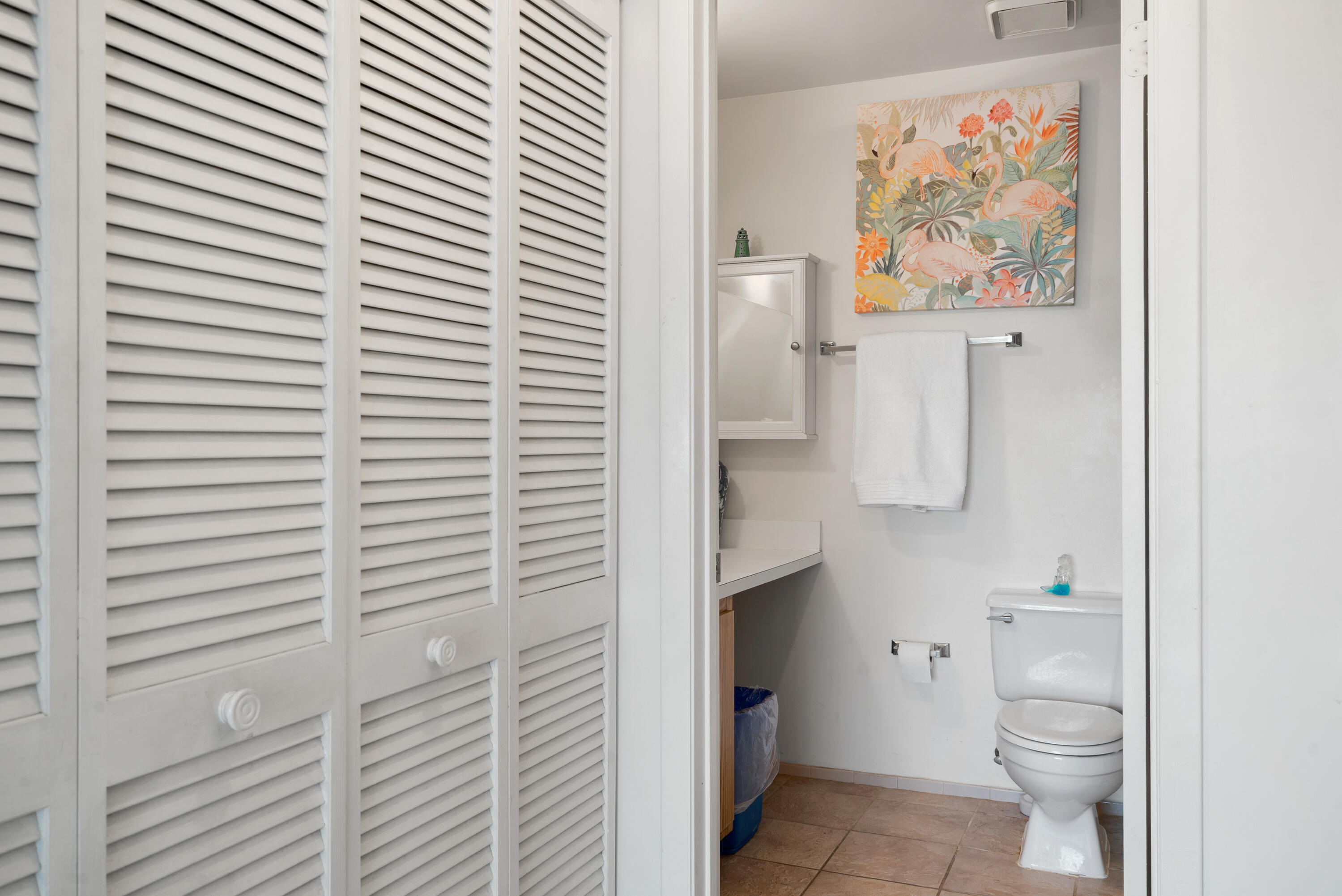 9842 Leeward Avenue Property Photo 16