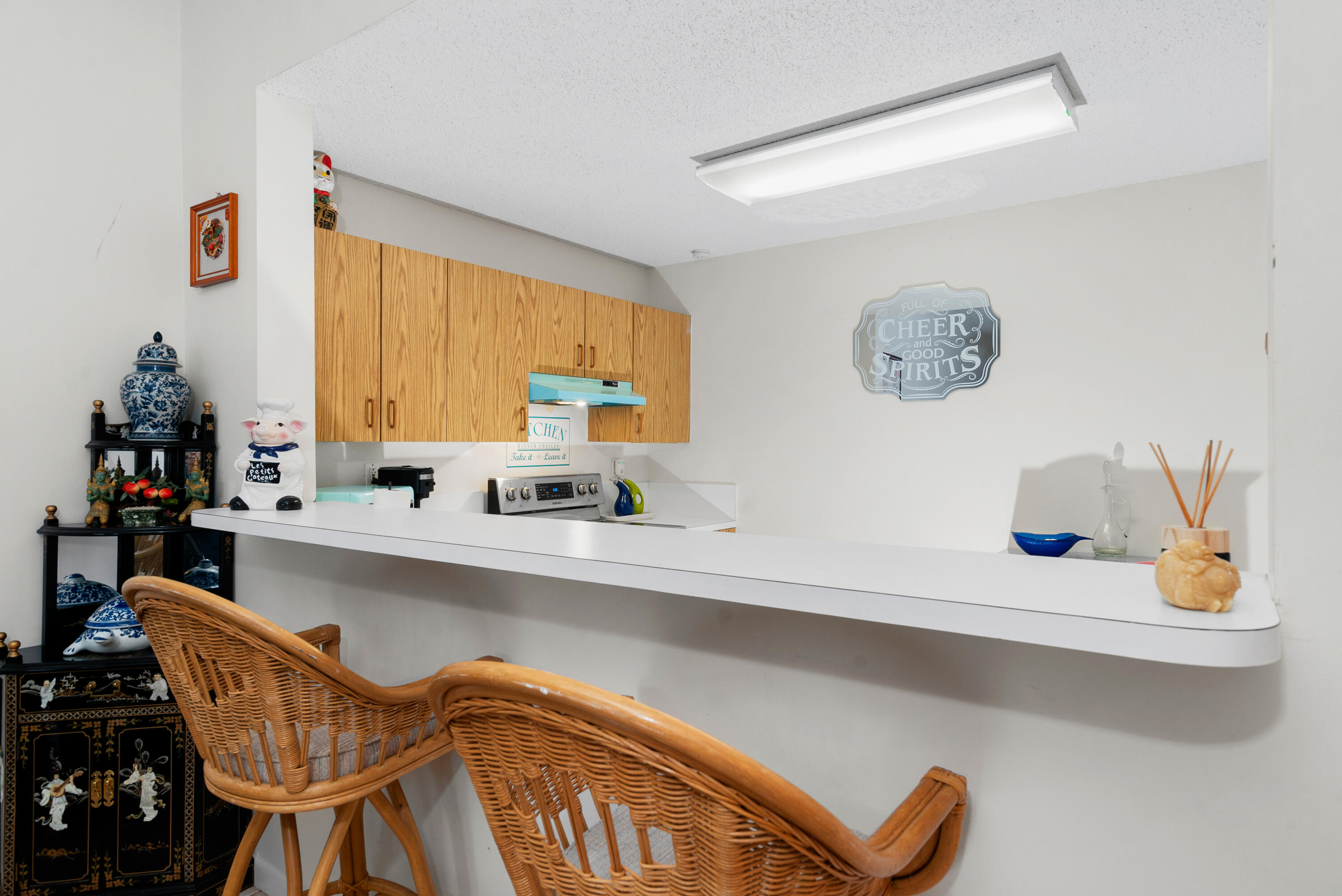 9842 Leeward Avenue Property Photo 19