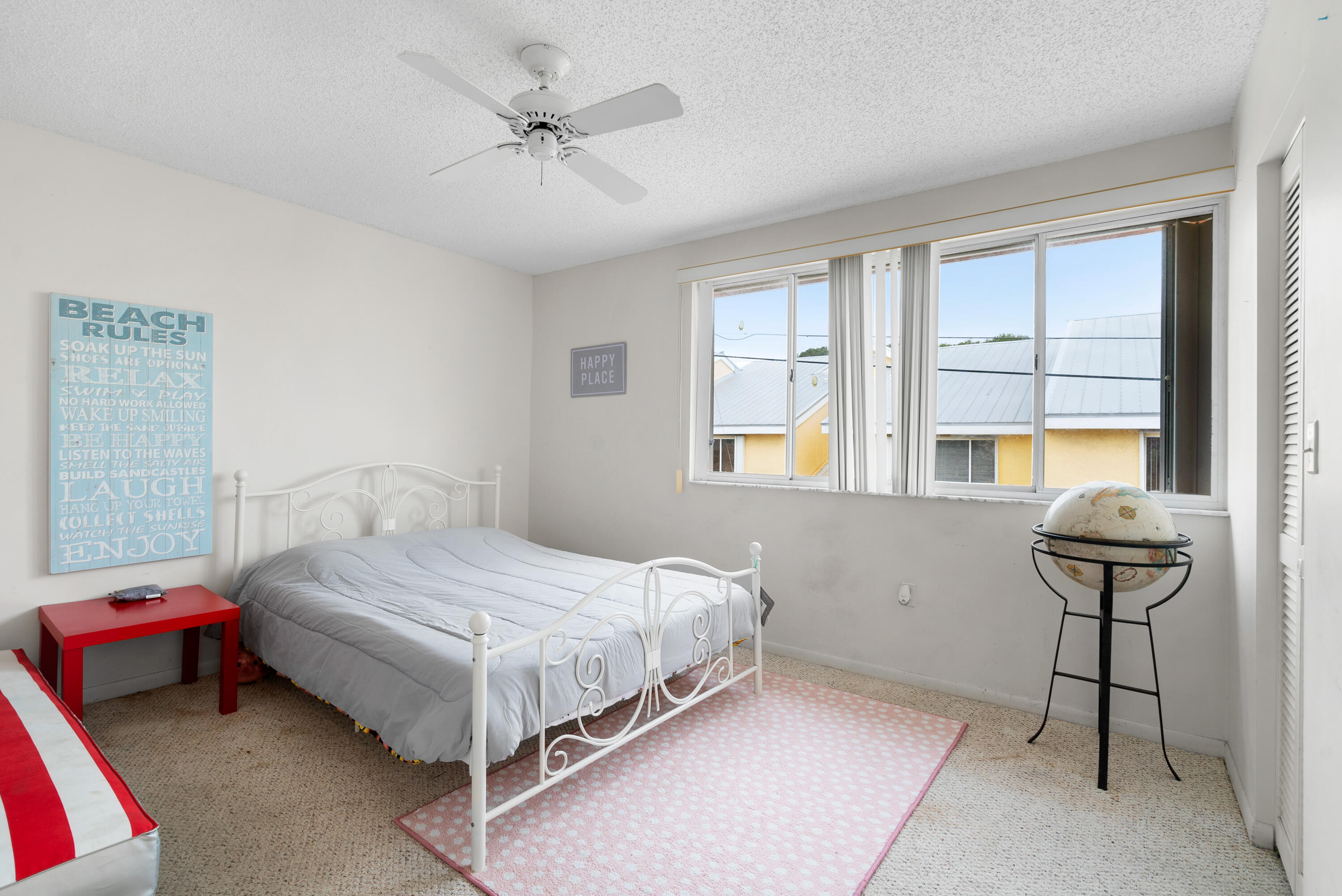 9842 Leeward Avenue Property Photo 20